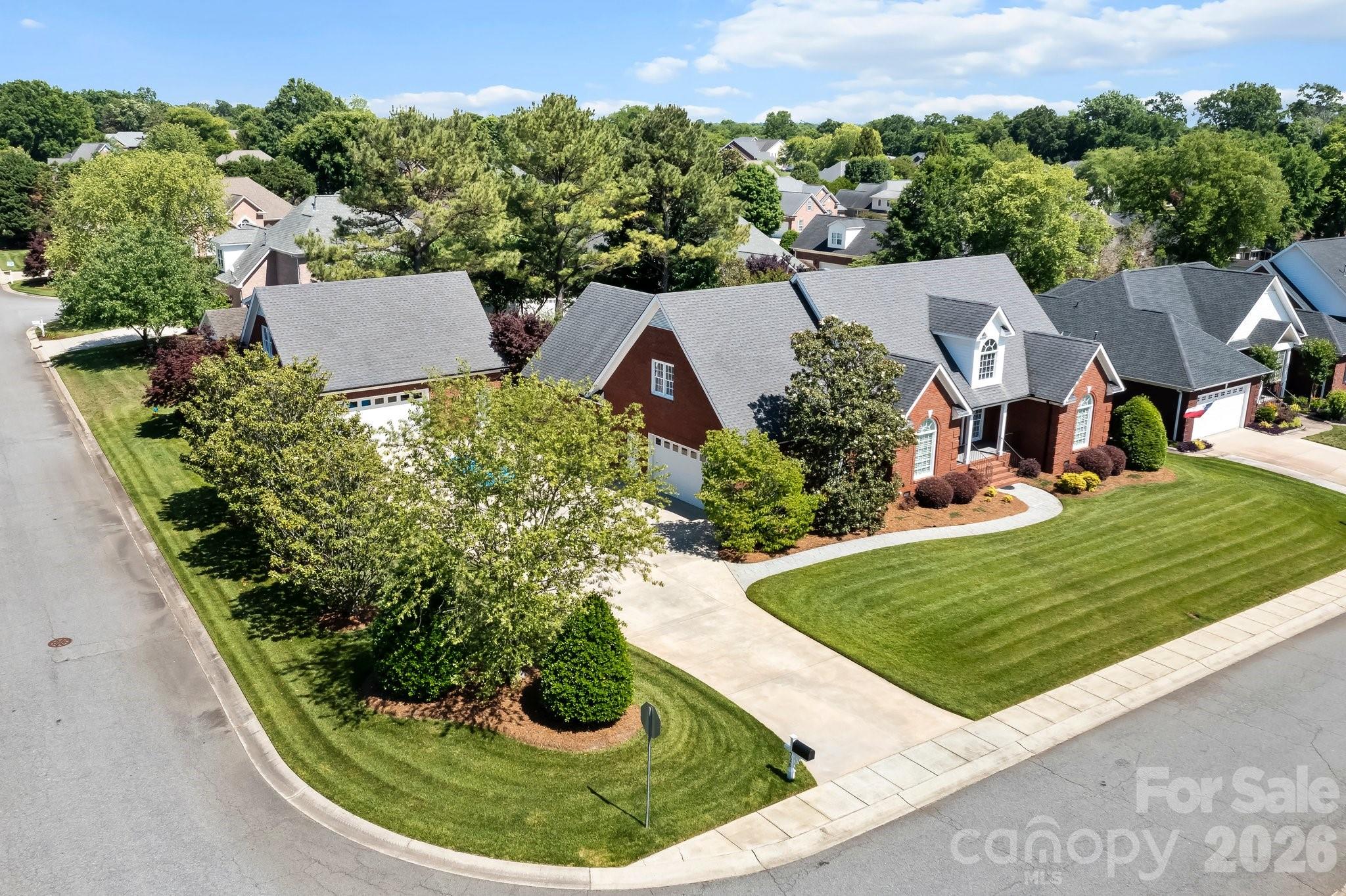 726 Tom Morris Lane SW — Concord