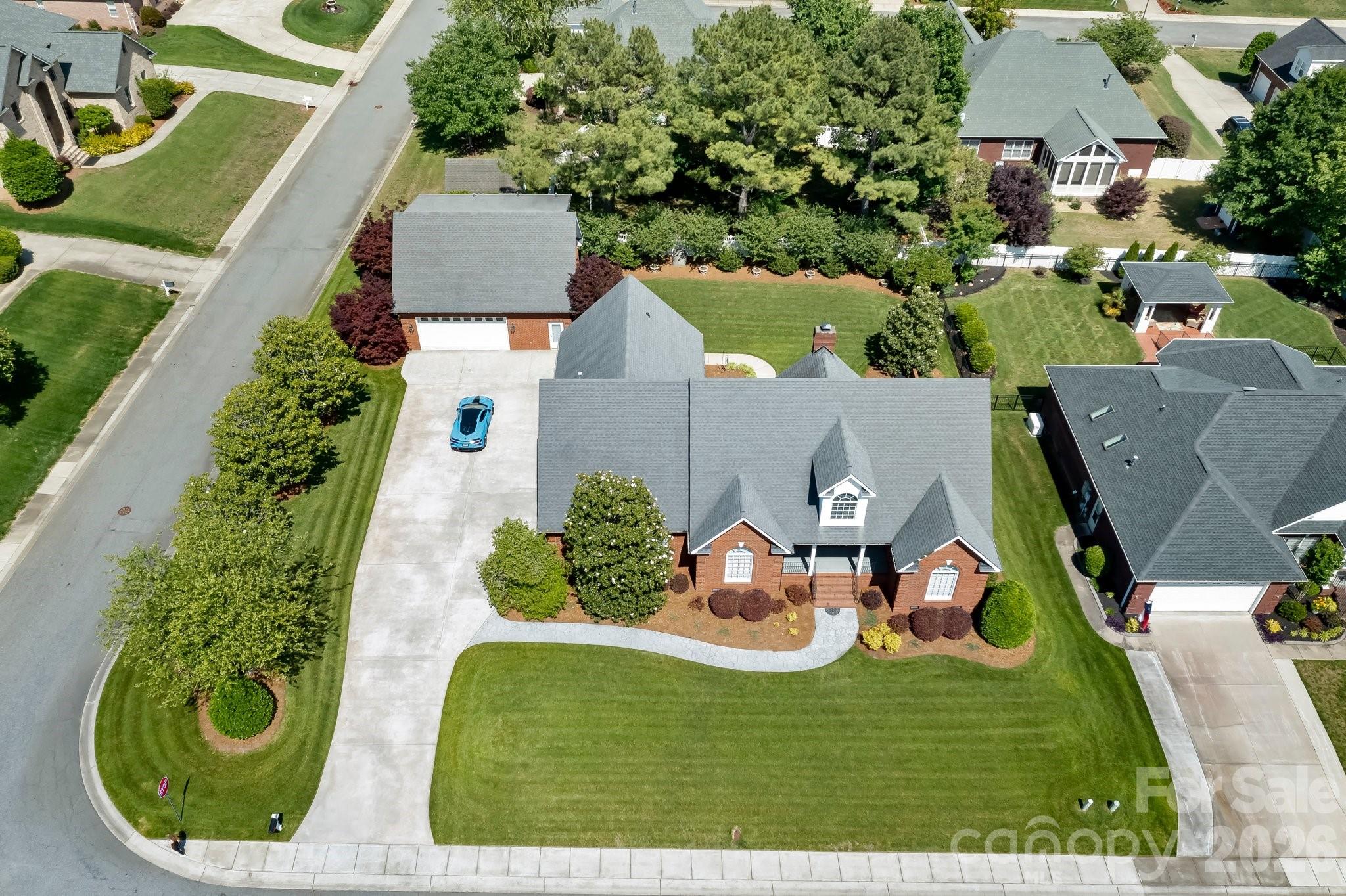 726 Tom Morris Lane SW — Concord