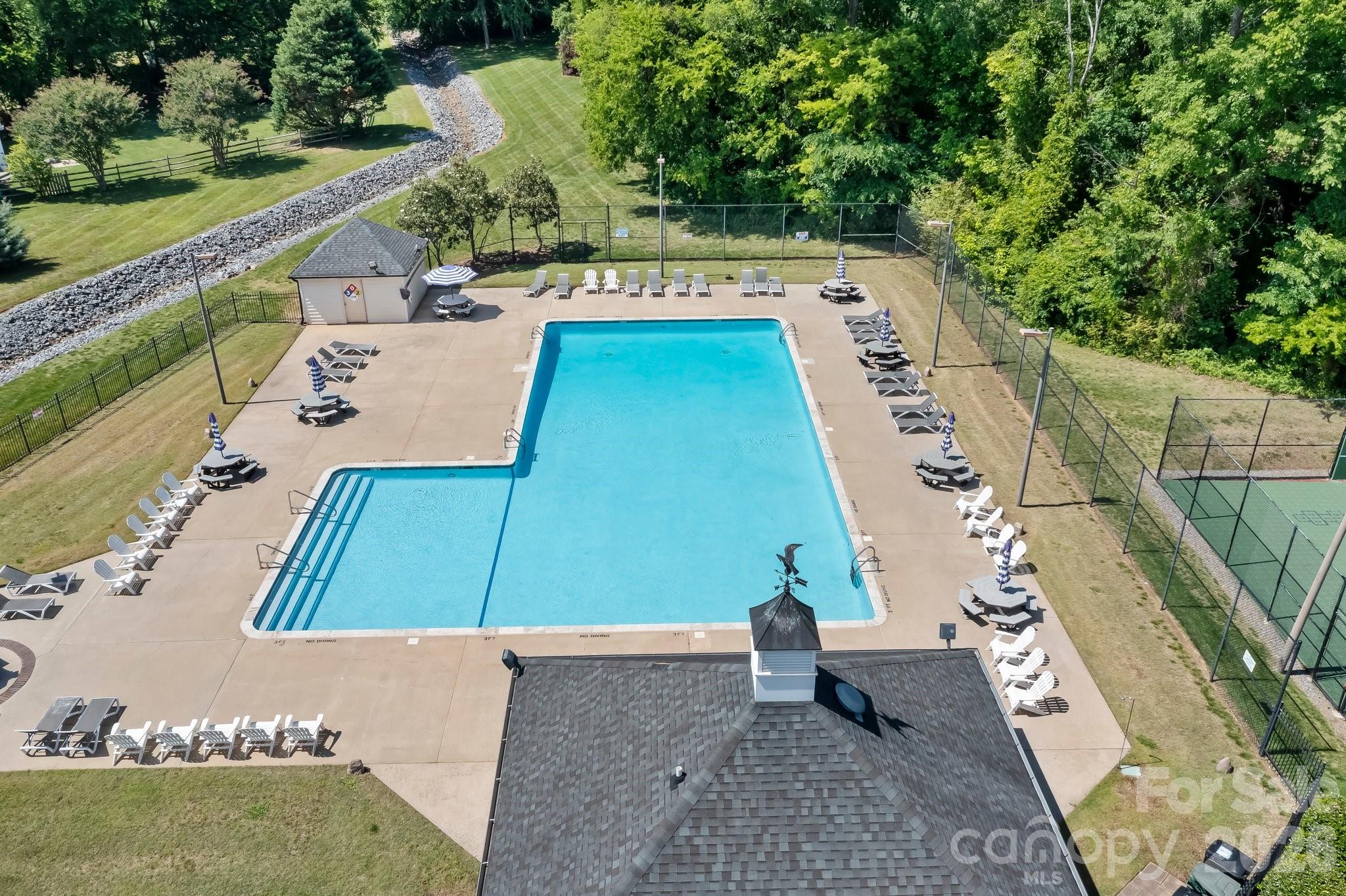 726 Tom Morris Lane SW — Concord