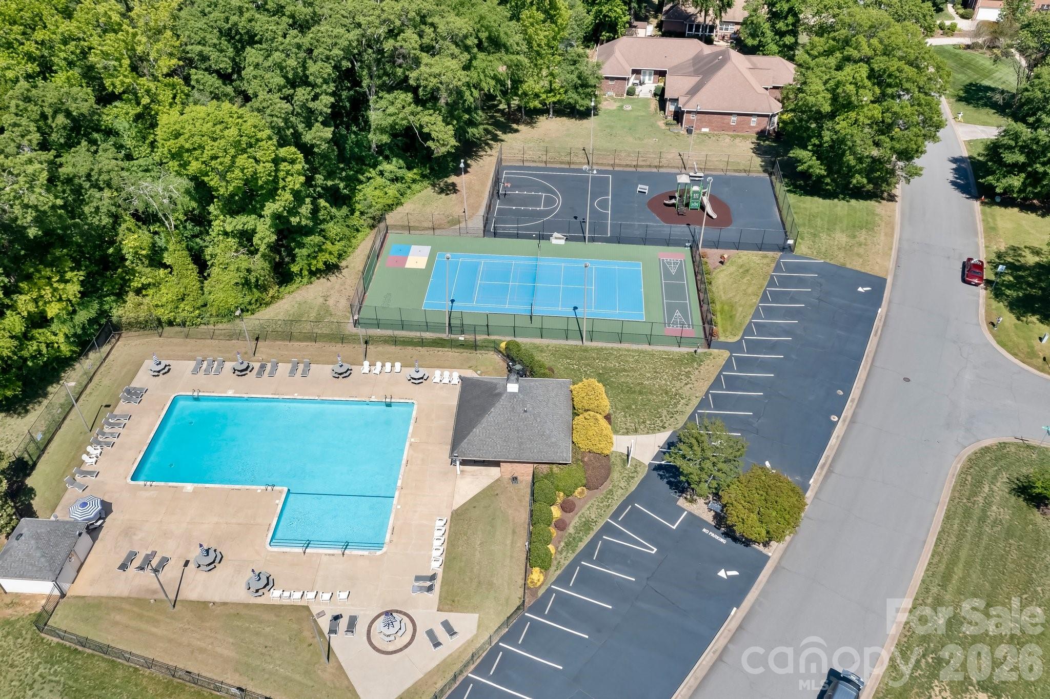 726 Tom Morris Lane SW — Concord