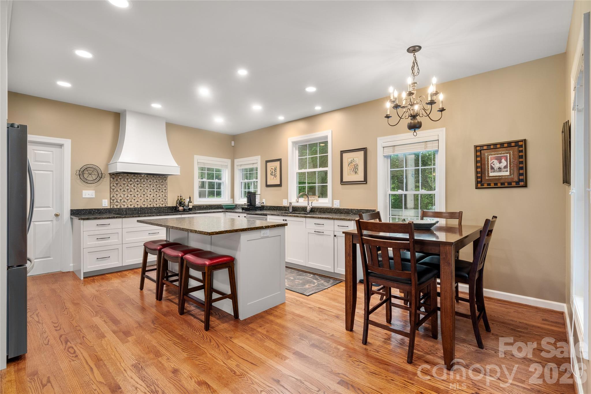 100 Welwyn Lane — Asheville