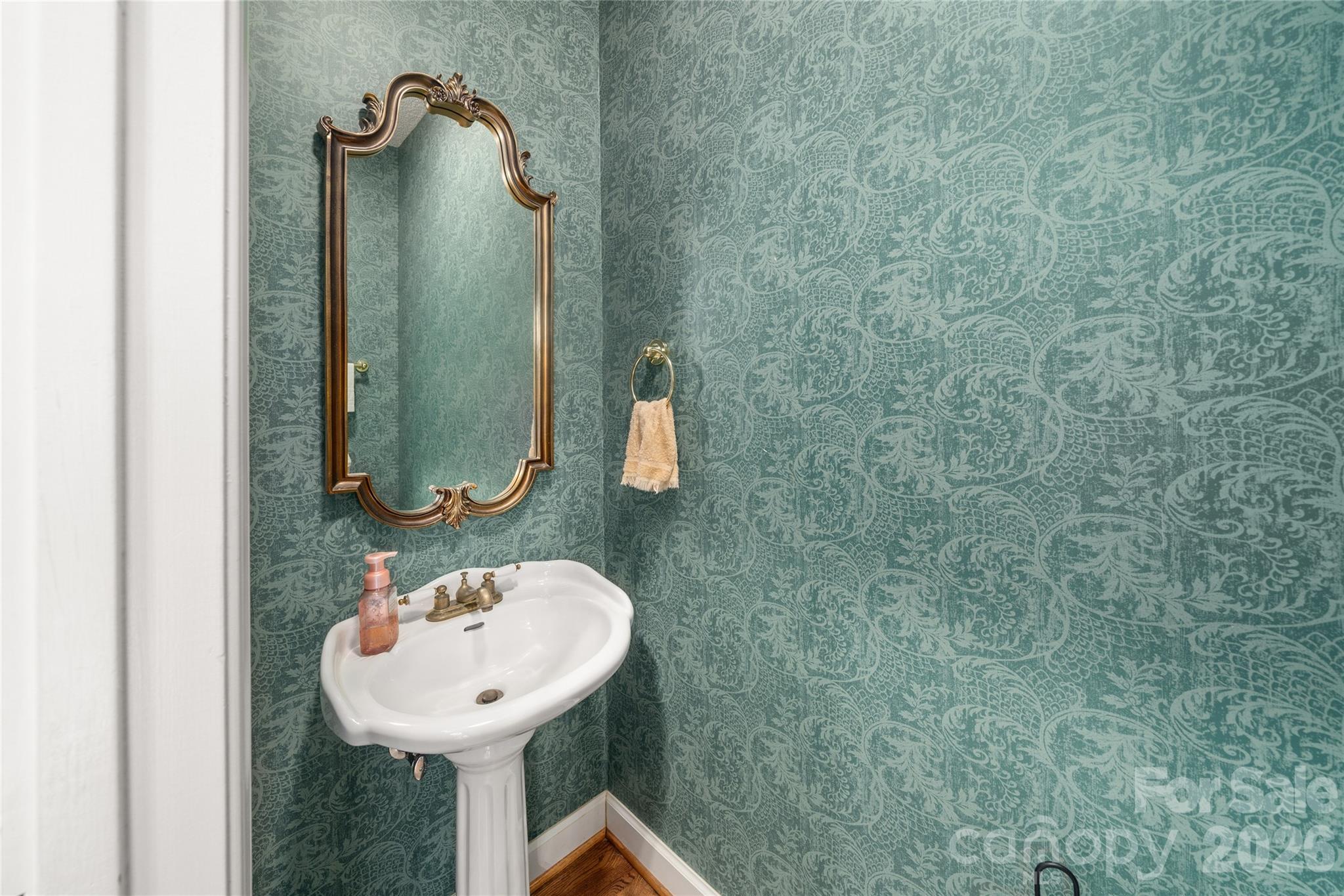 100 Welwyn Lane — Asheville