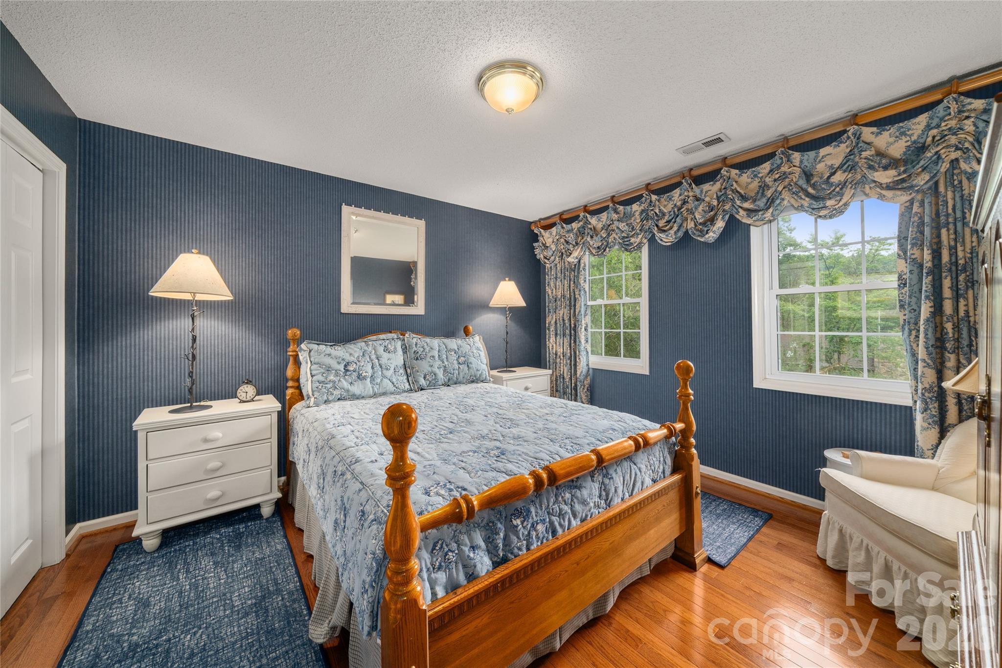 100 Welwyn Lane — Asheville