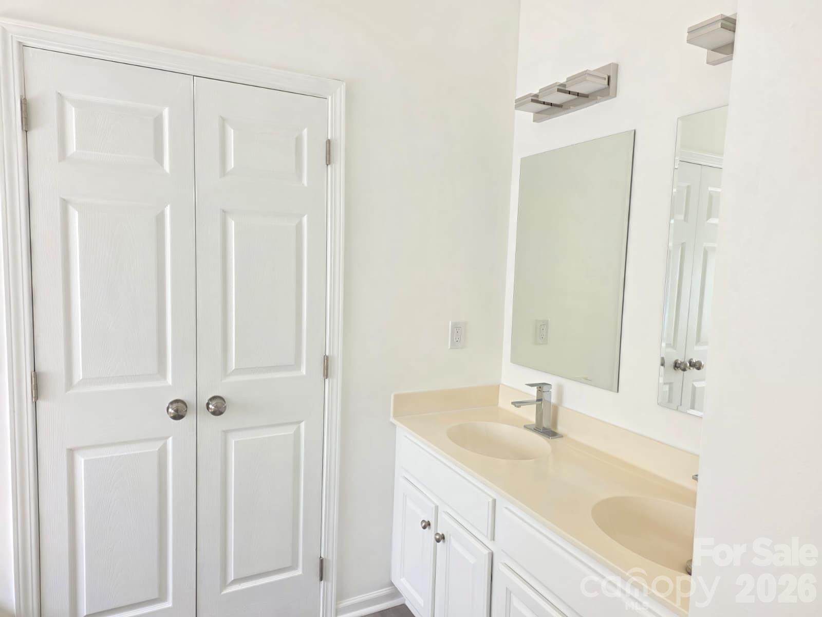 10317 Stoneykirk Lane — Charlotte