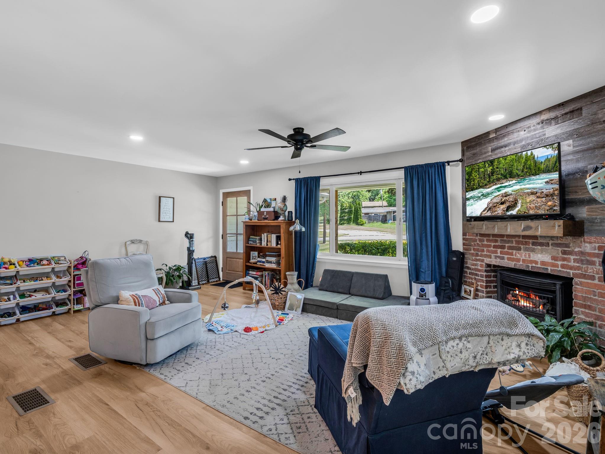 204 Jeff Street — Hendersonville