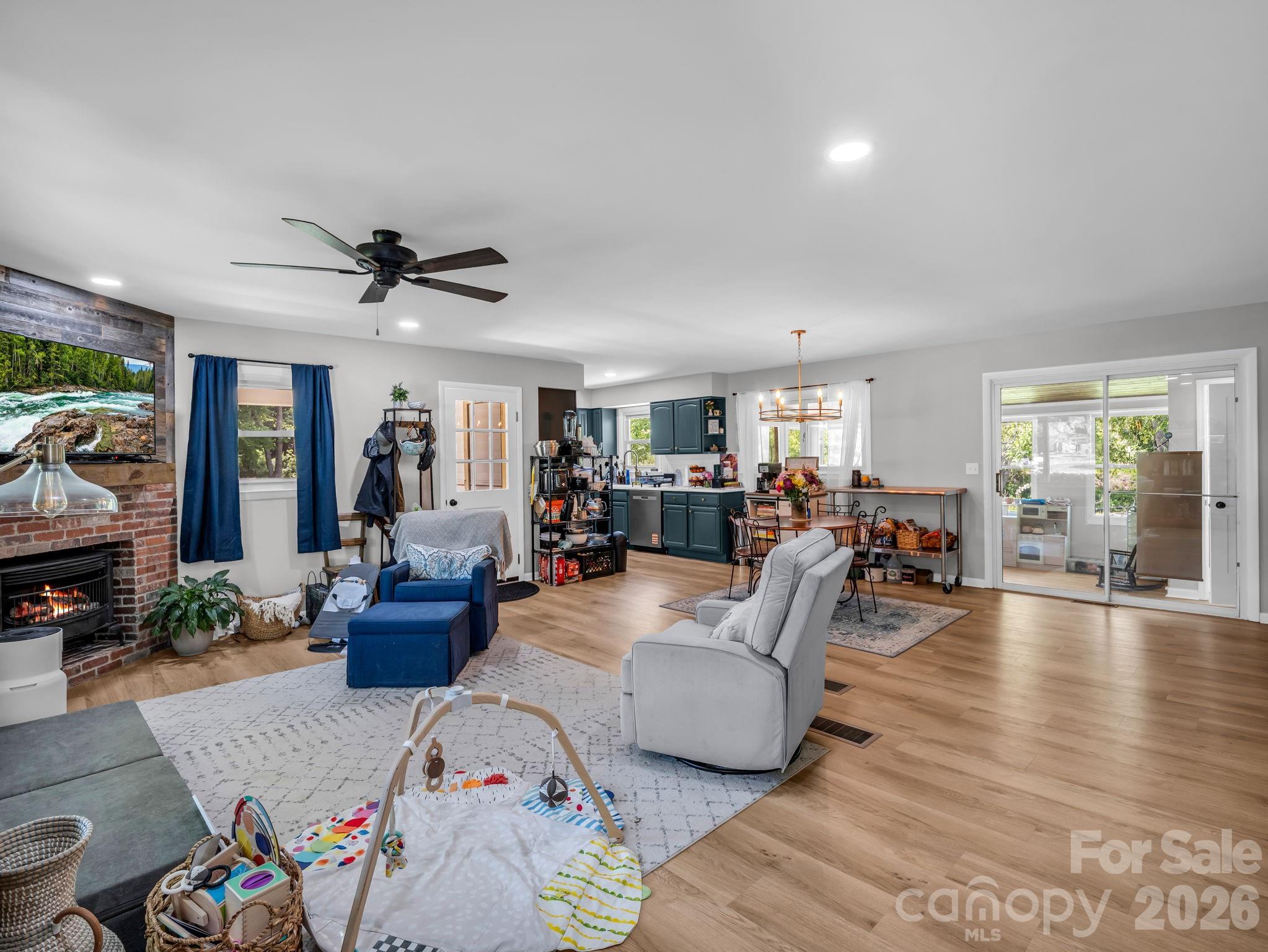 204 Jeff Street — Hendersonville