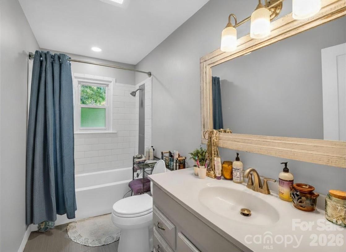 204 Jeff Street — Hendersonville