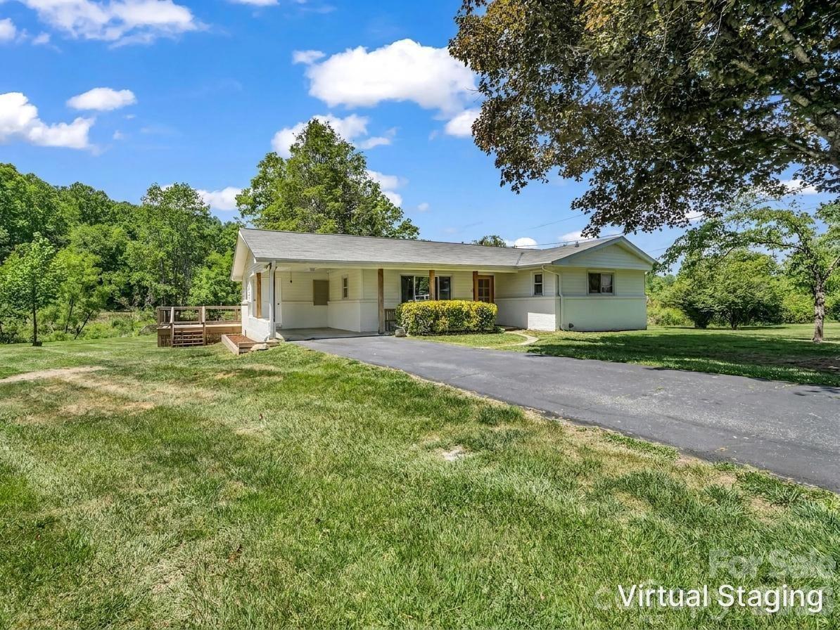 204 Jeff Street — Hendersonville