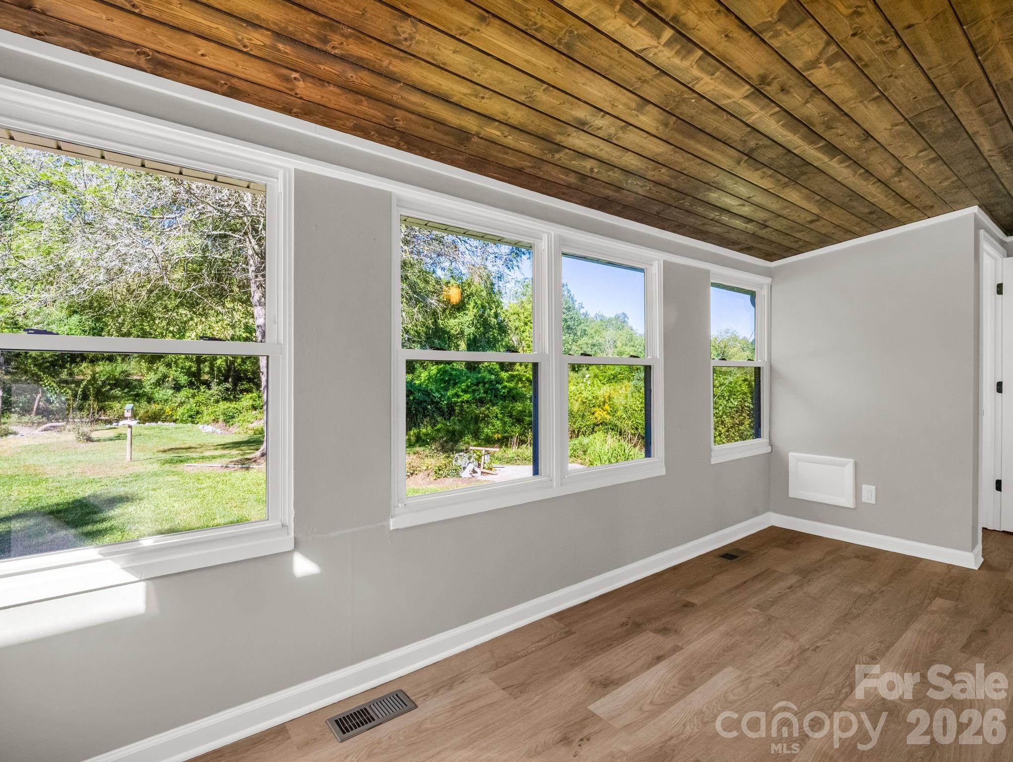 204 Jeff Street — Hendersonville