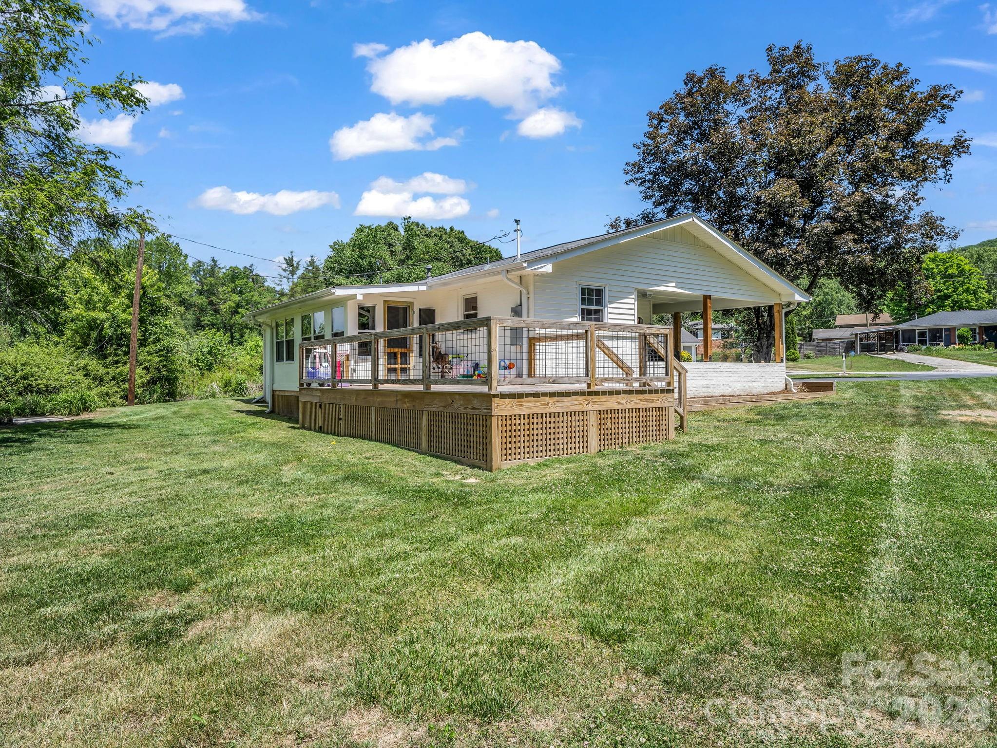 204 Jeff Street — Hendersonville