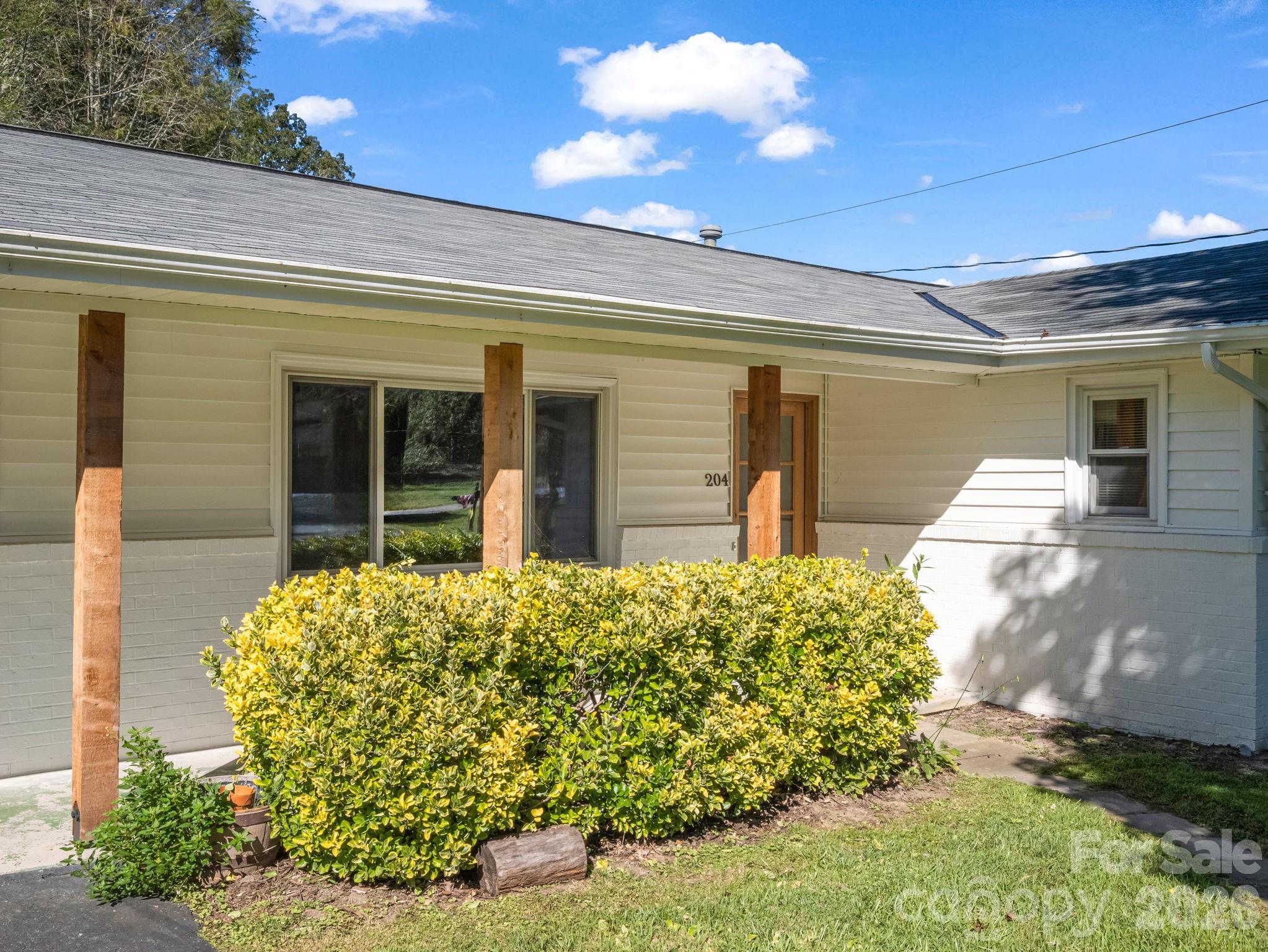 204 Jeff Street — Hendersonville
