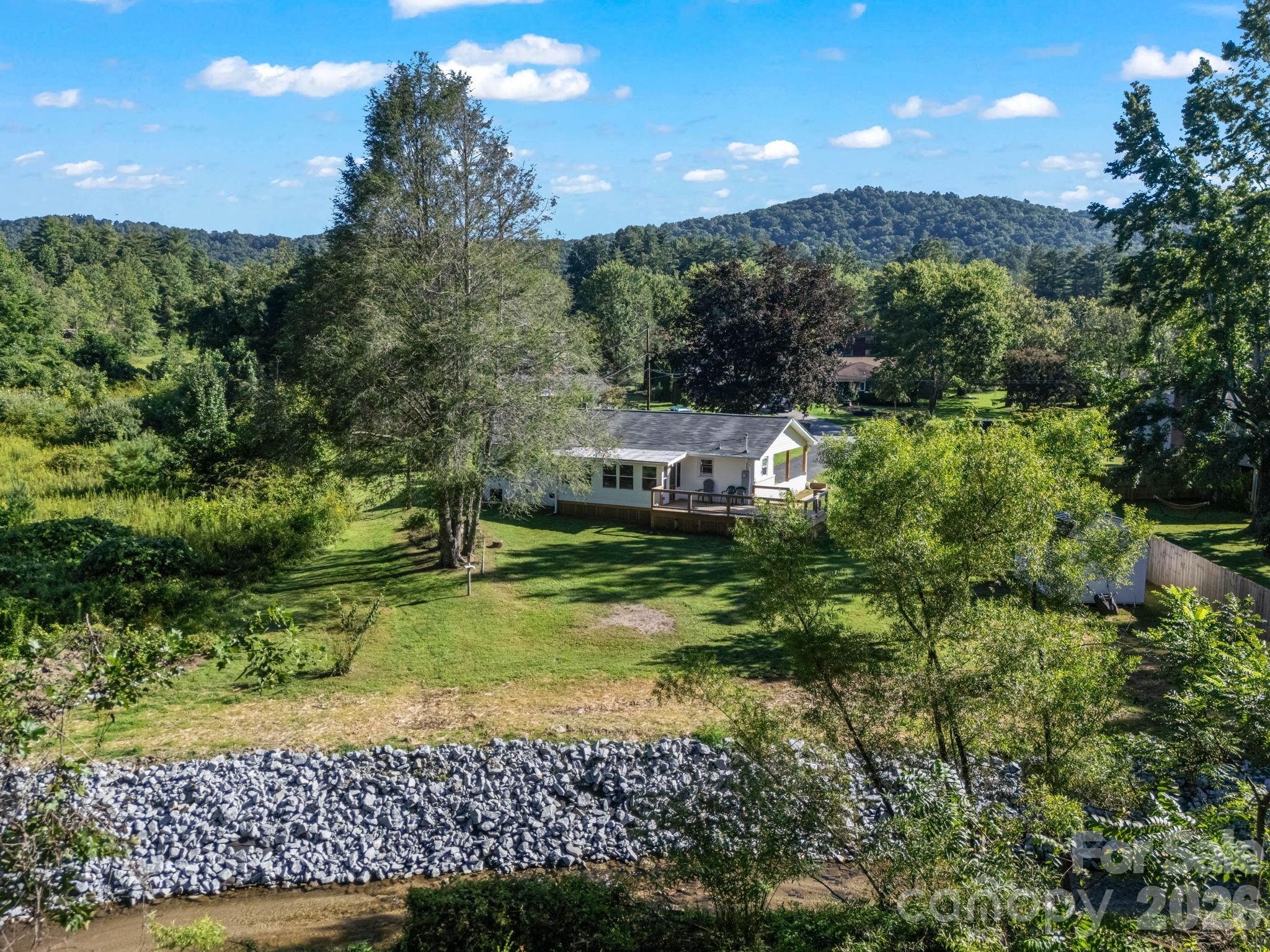 204 Jeff Street — Hendersonville