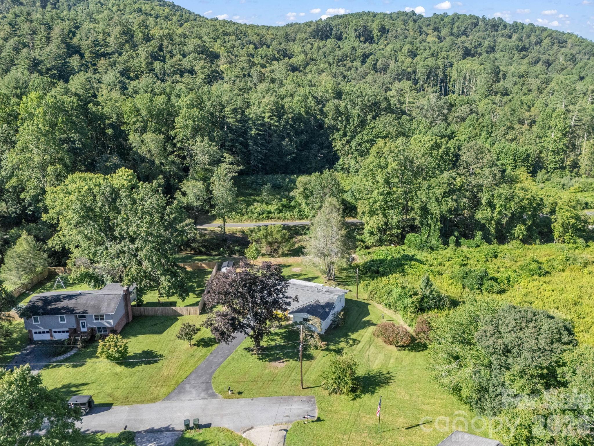 204 Jeff Street — Hendersonville
