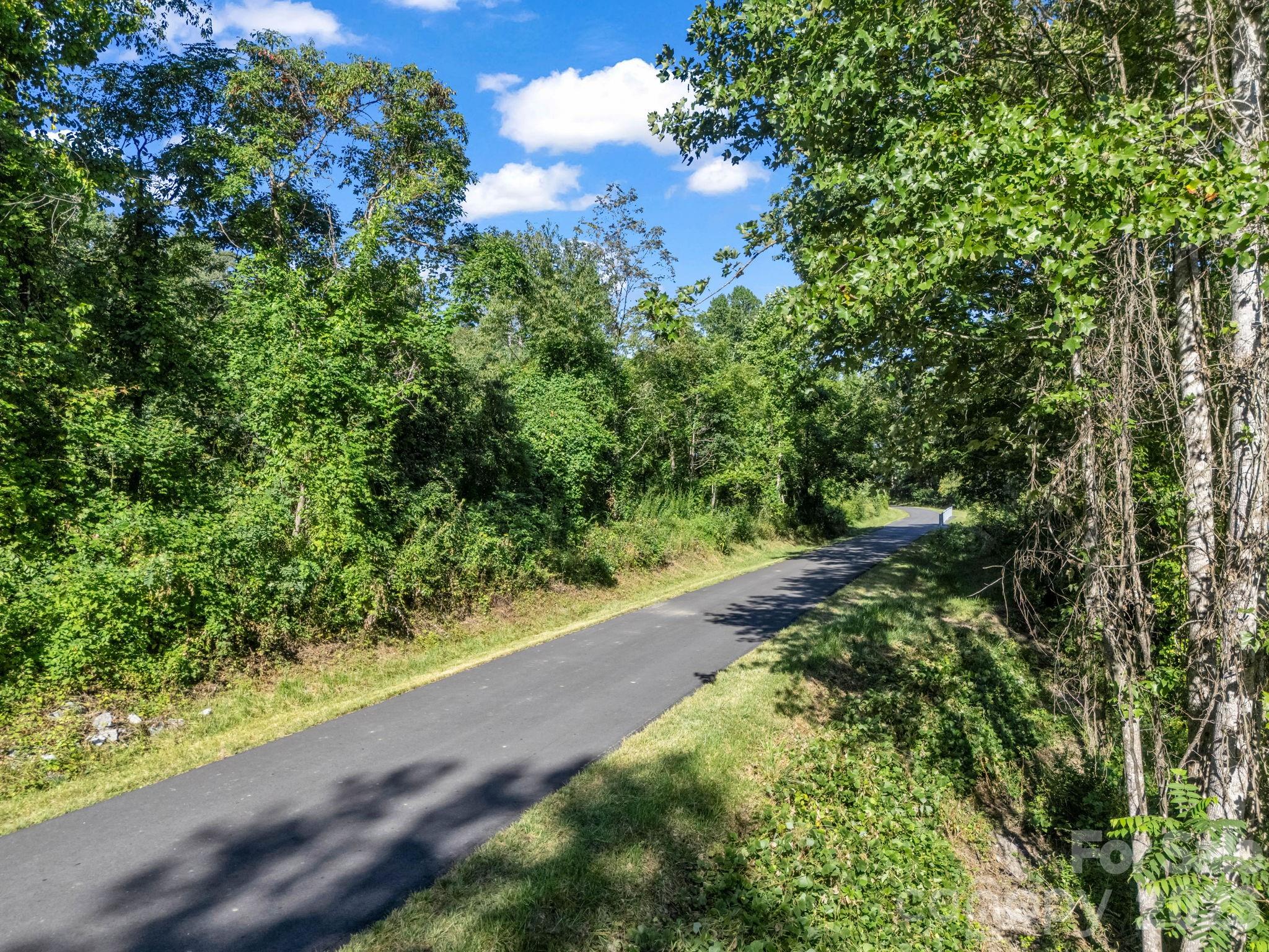 204 Jeff Street — Hendersonville