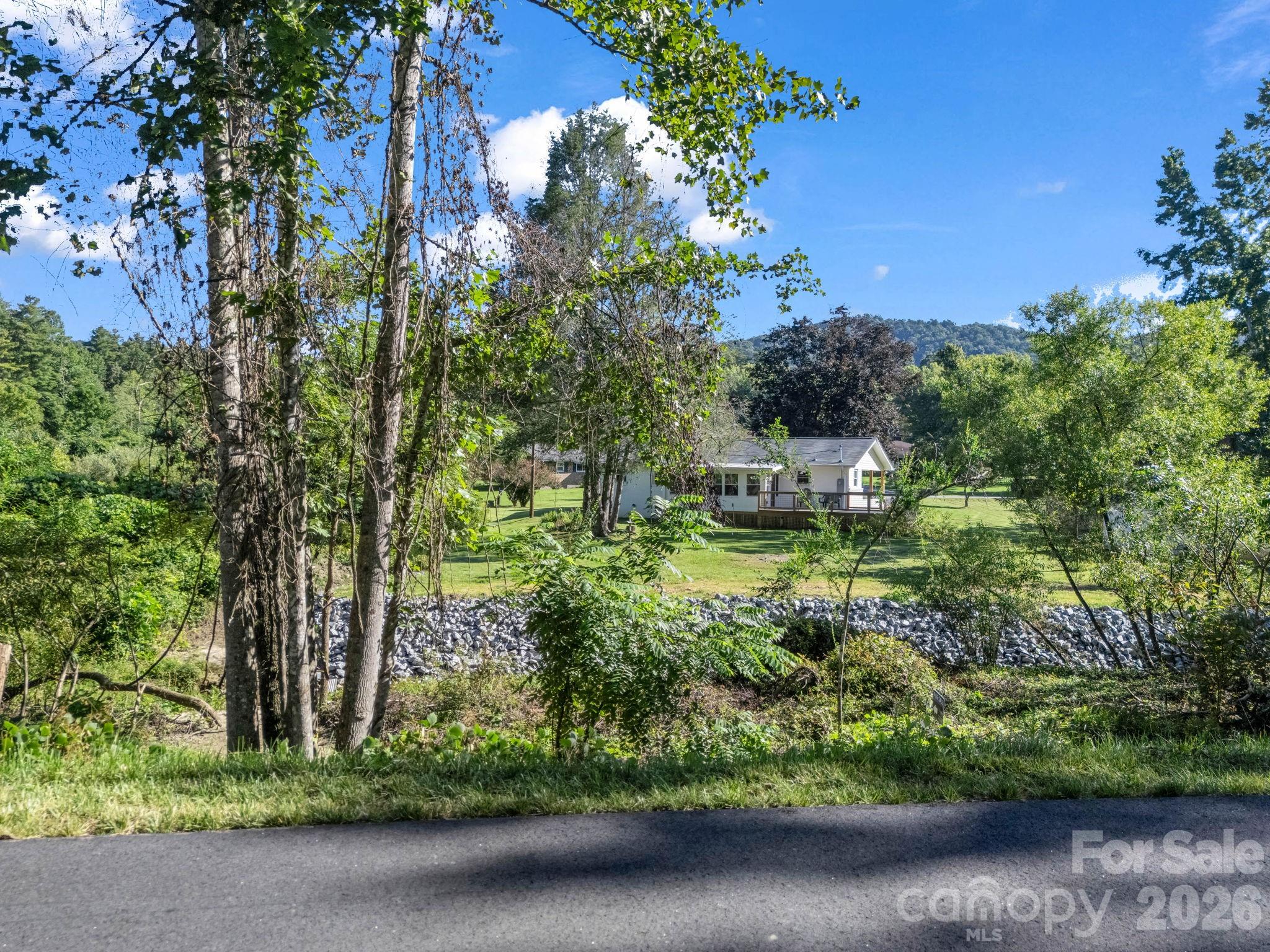 204 Jeff Street — Hendersonville