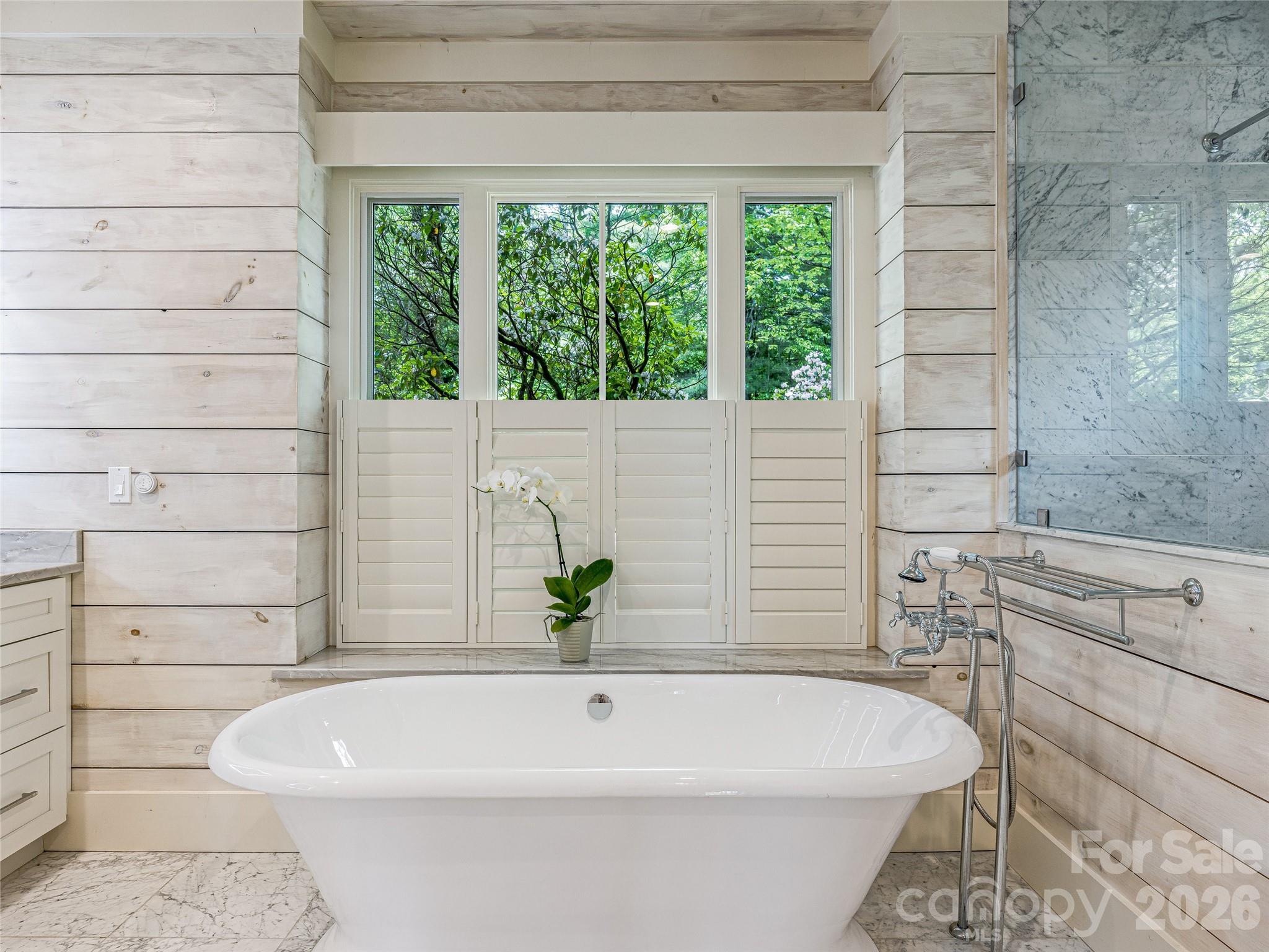 251 Toxaway Court — Lake Toxaway