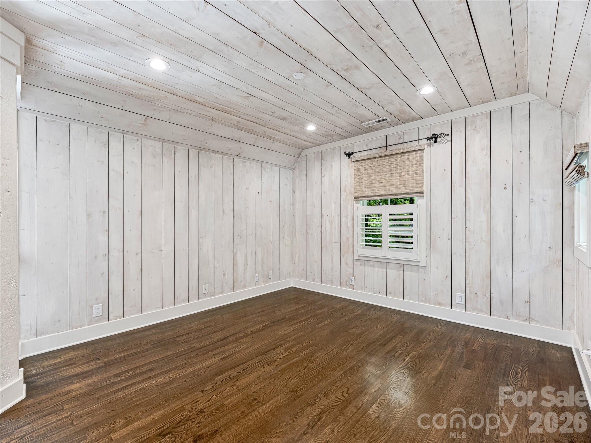 251 Toxaway Court — Lake Toxaway