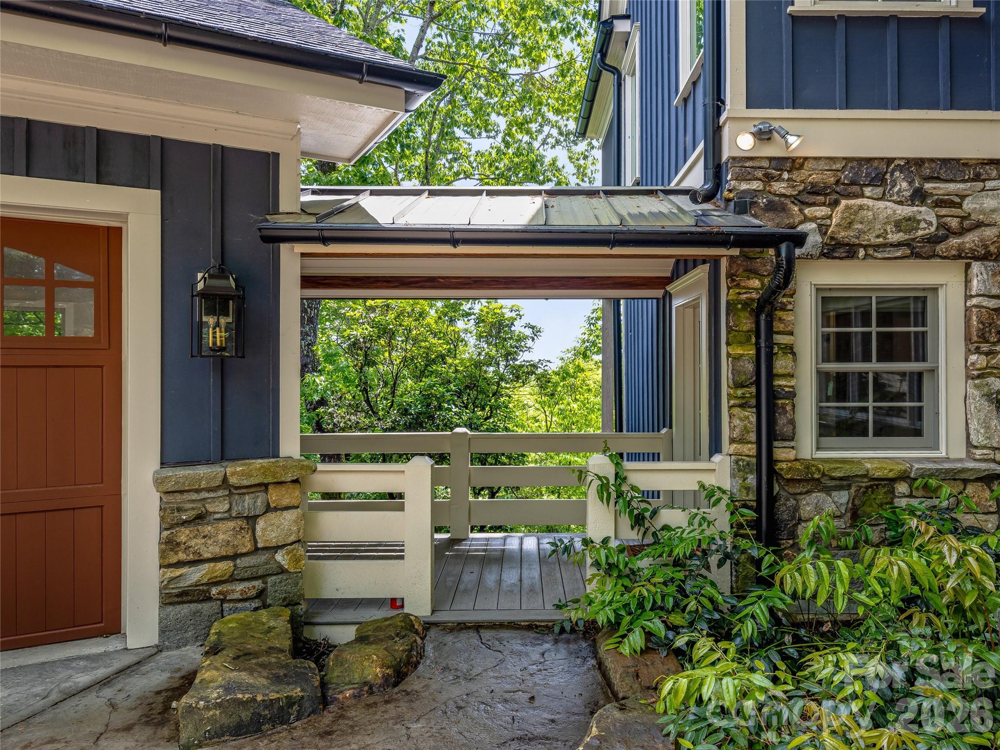 251 Toxaway Court — Lake Toxaway