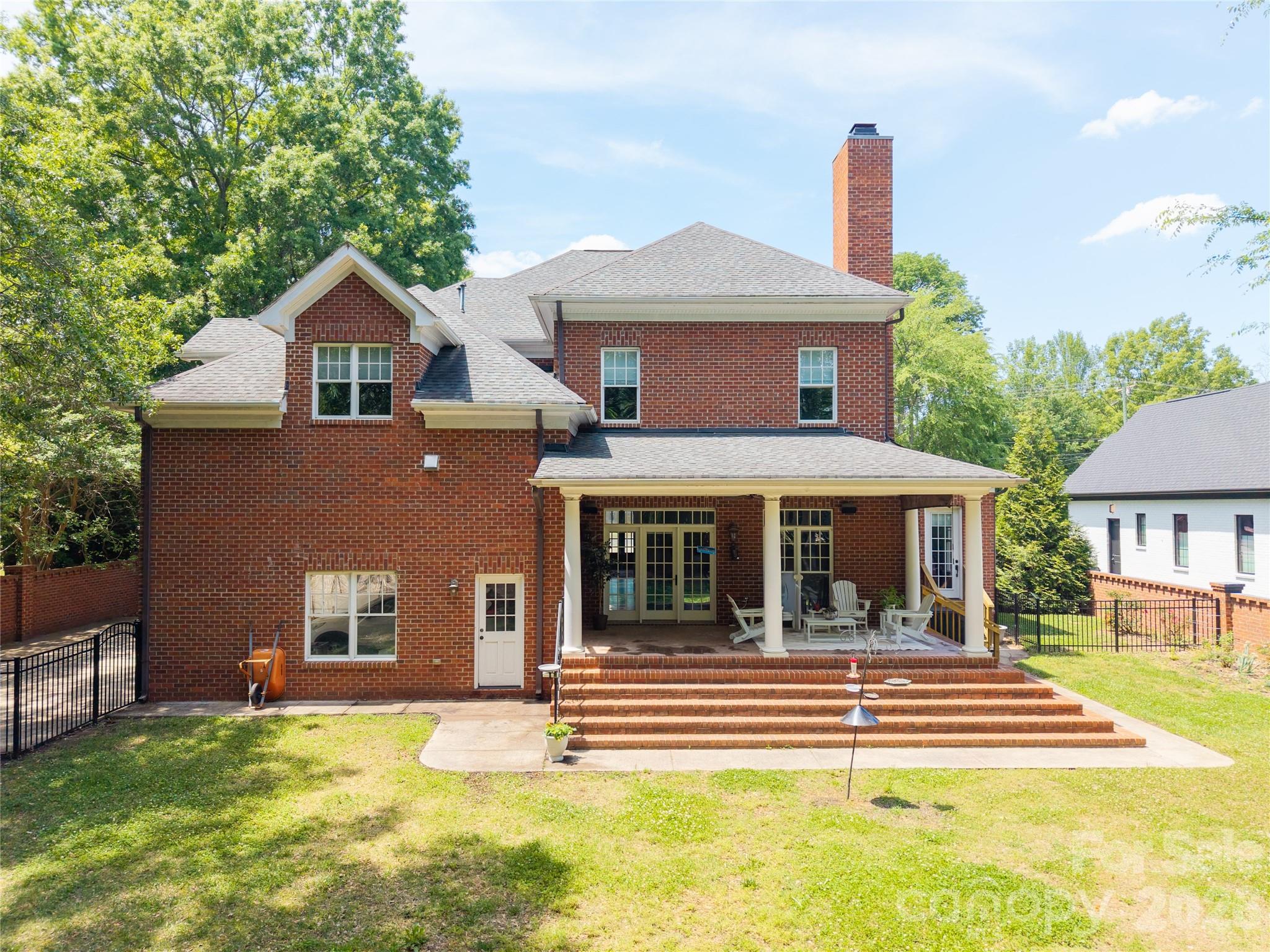 5511 Carmel Road — Charlotte