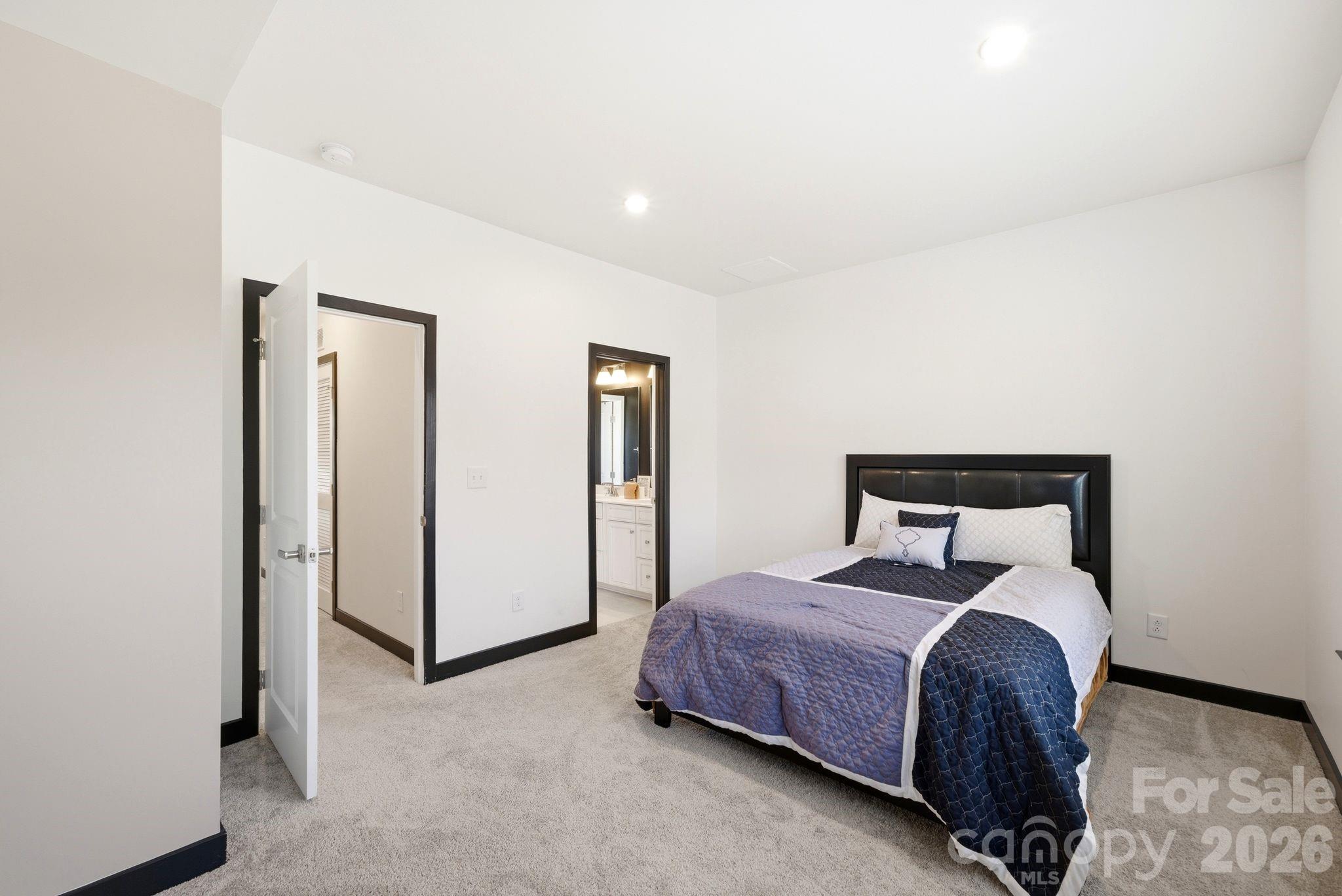 804 Broad River Lane — Charlotte