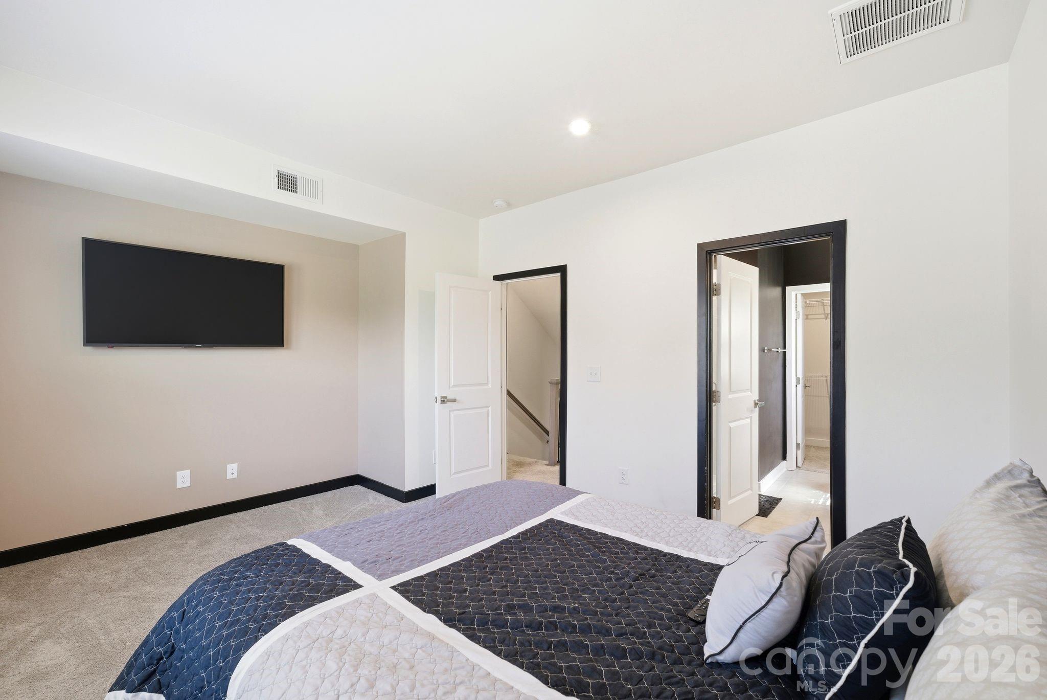 804 Broad River Lane — Charlotte