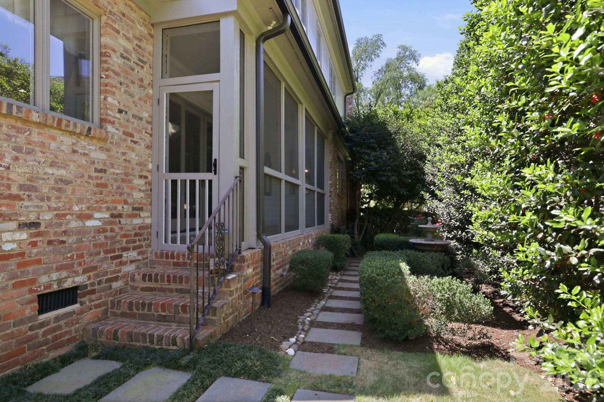 1909 Maryland Avenue — Charlotte