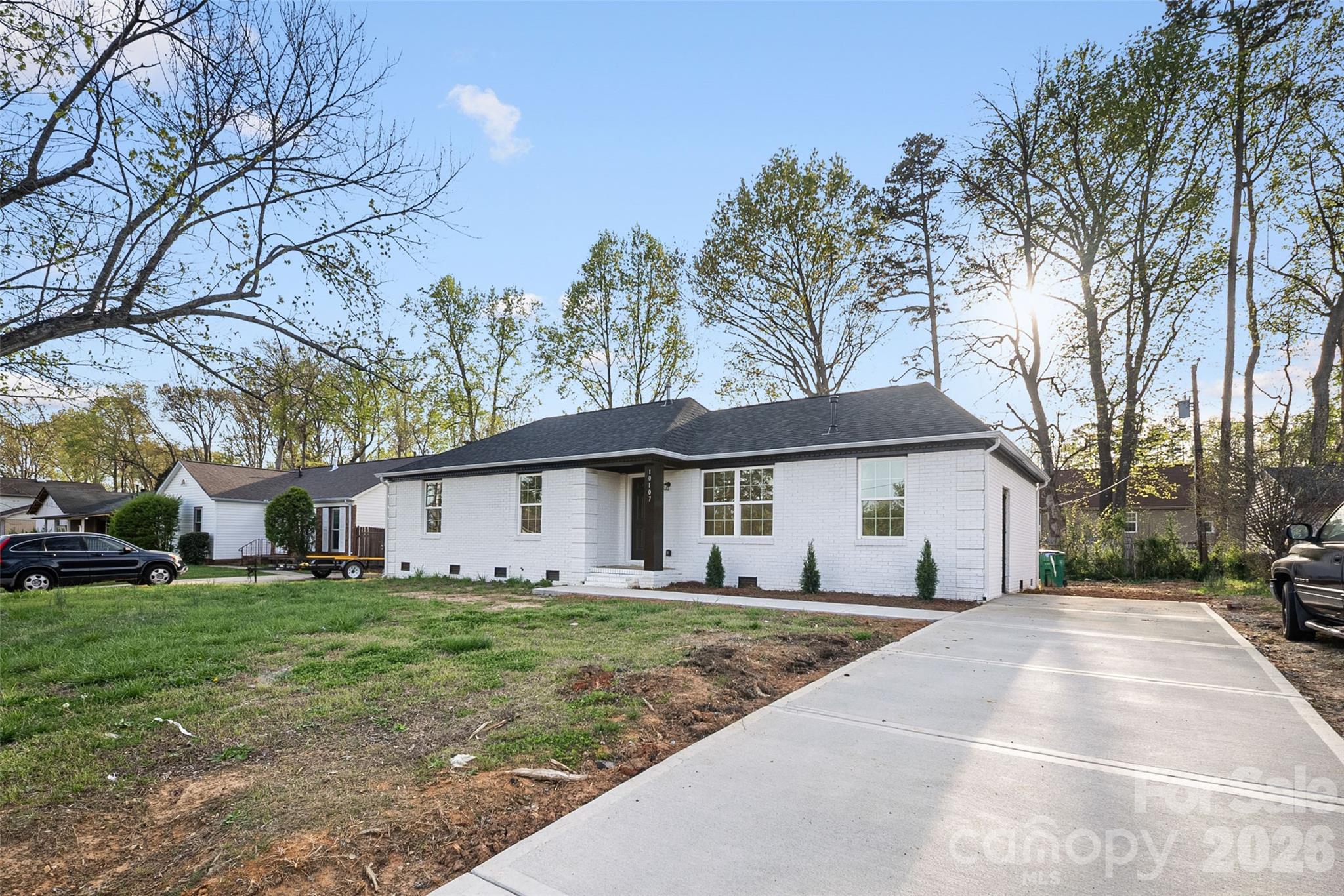 10107 Clairemore Place — Charlotte