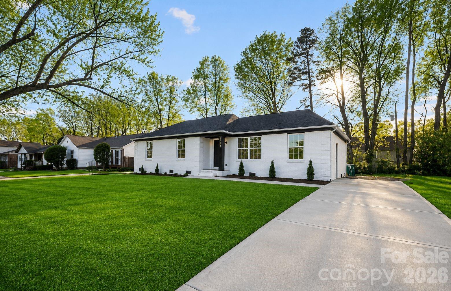 10107 Clairemore Place — Charlotte