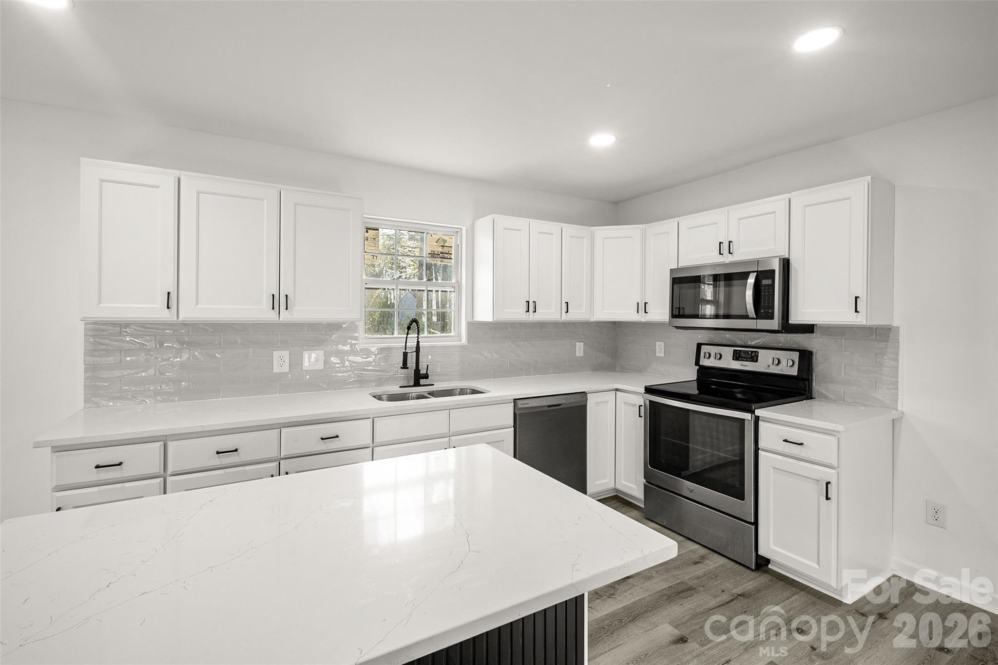 10107 Clairemore Place — Charlotte