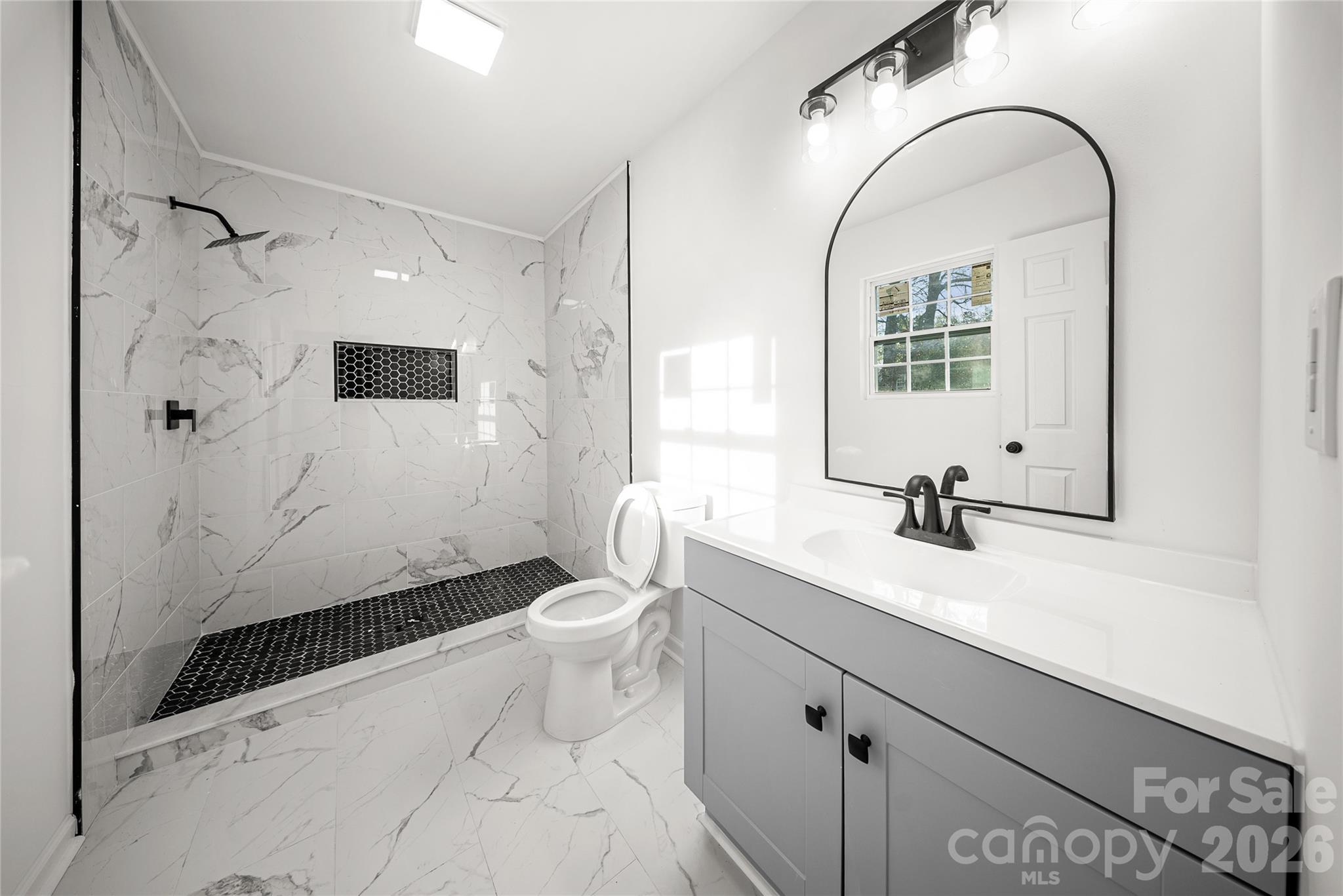 10107 Clairemore Place — Charlotte