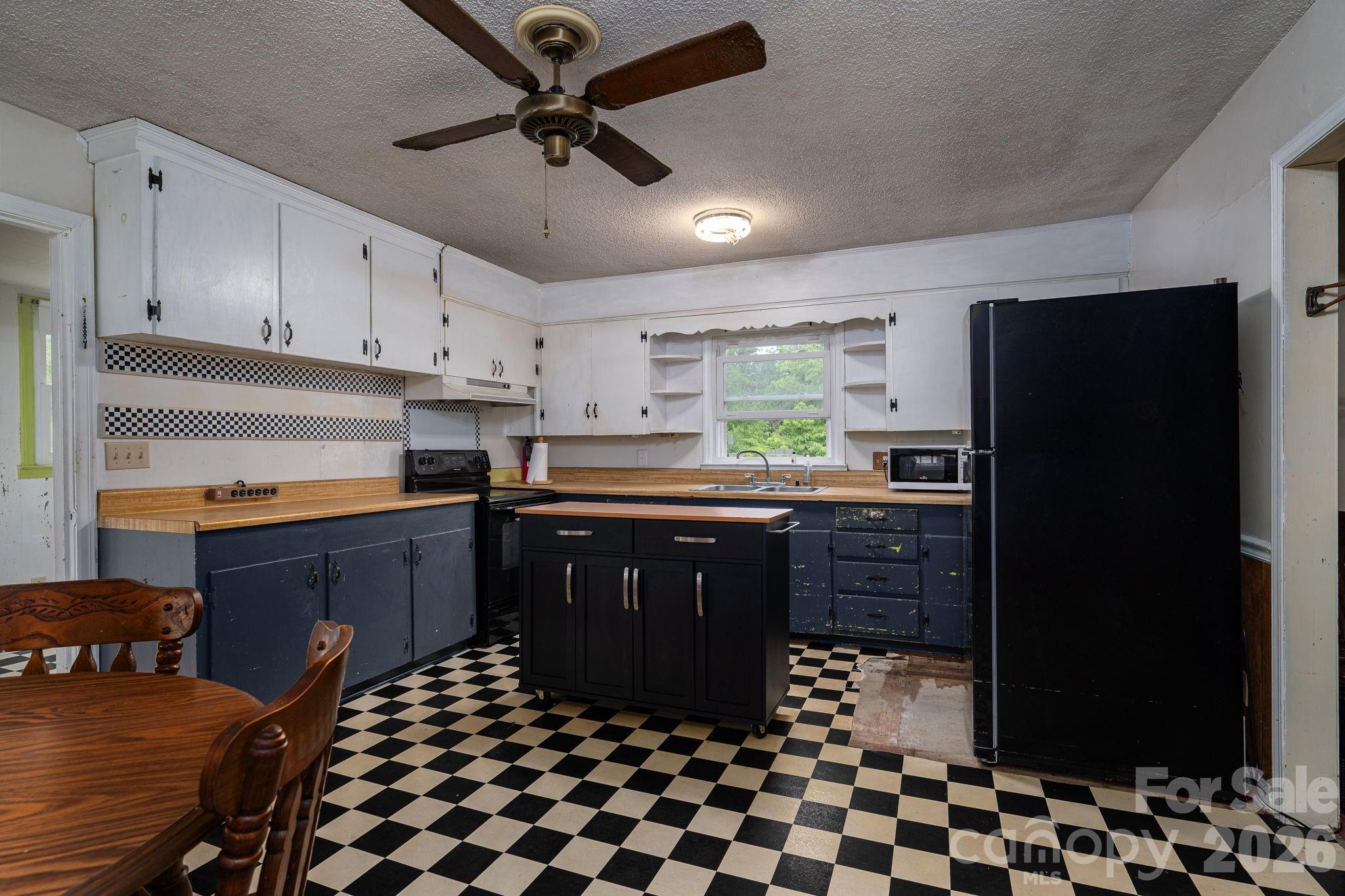 943 Stony Point Road — Kings Mountain