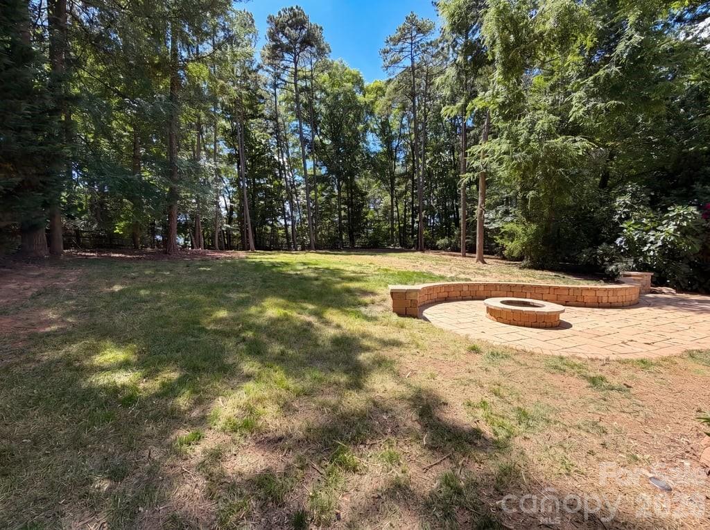 12209 Willingdon Road — Huntersville