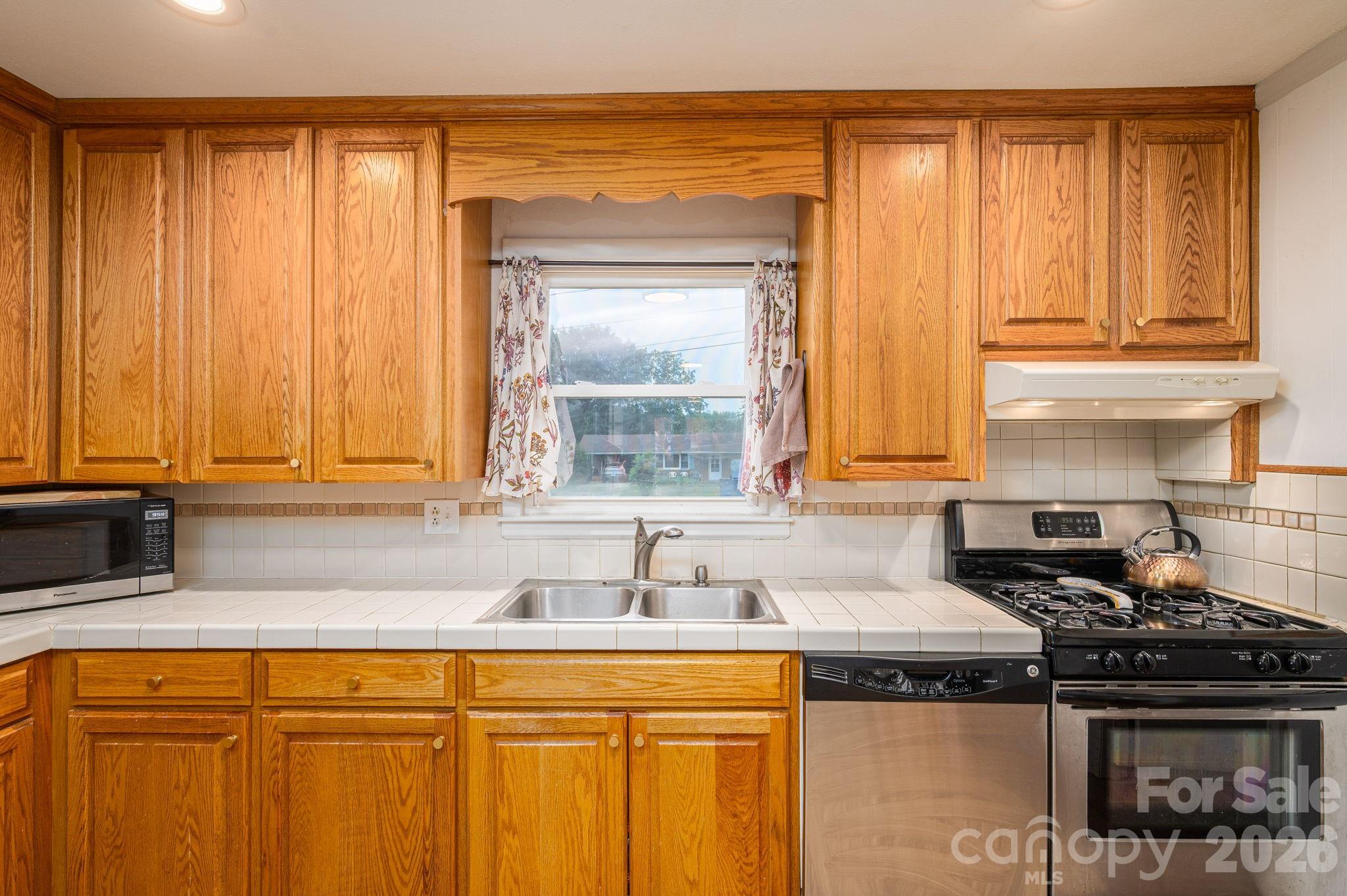 4012 Allison Street — Hickory