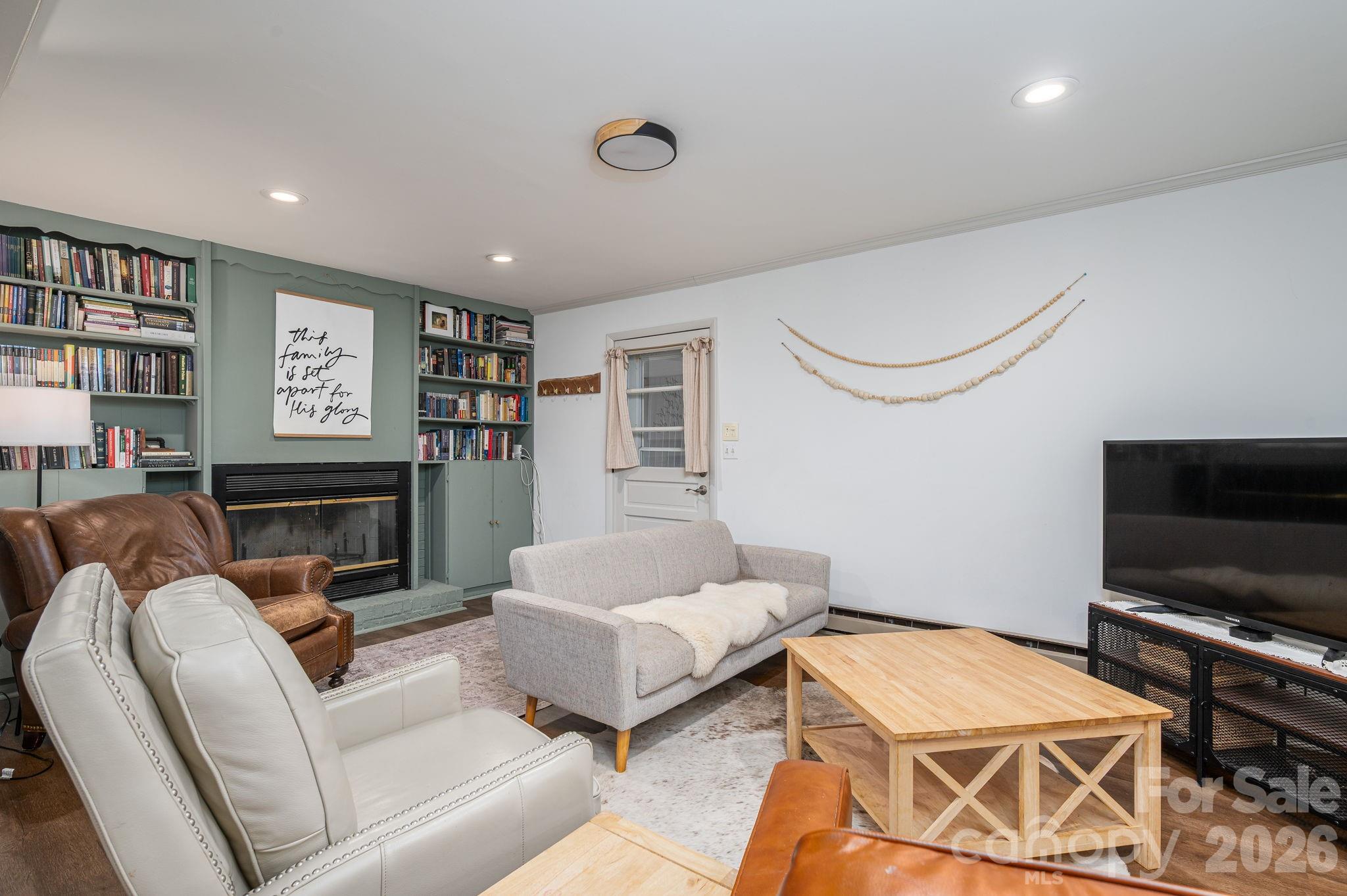 4012 Allison Street — Hickory
