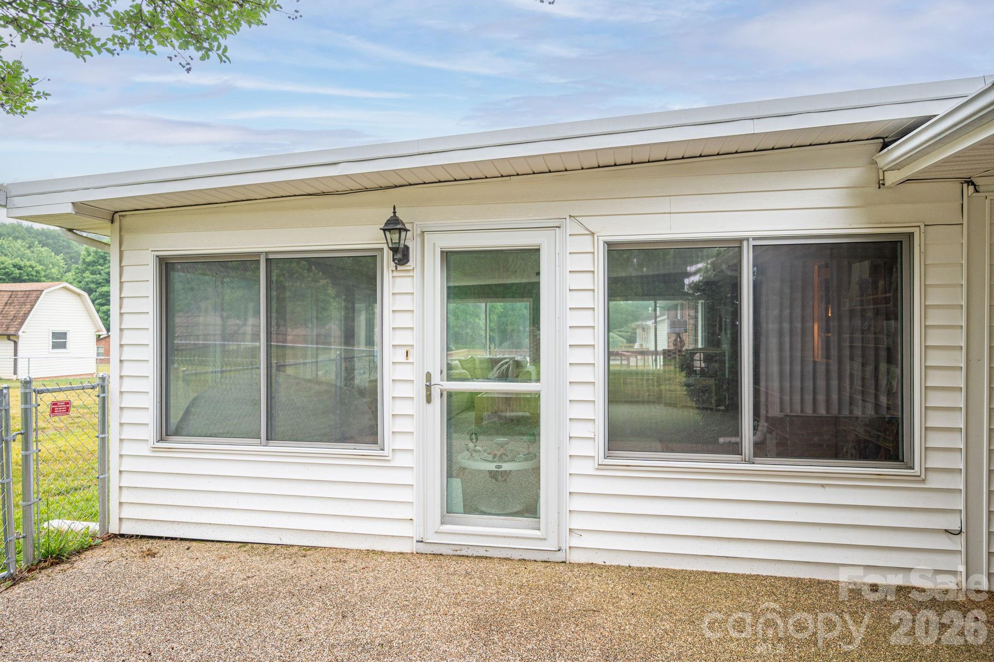 4012 Allison Street — Hickory