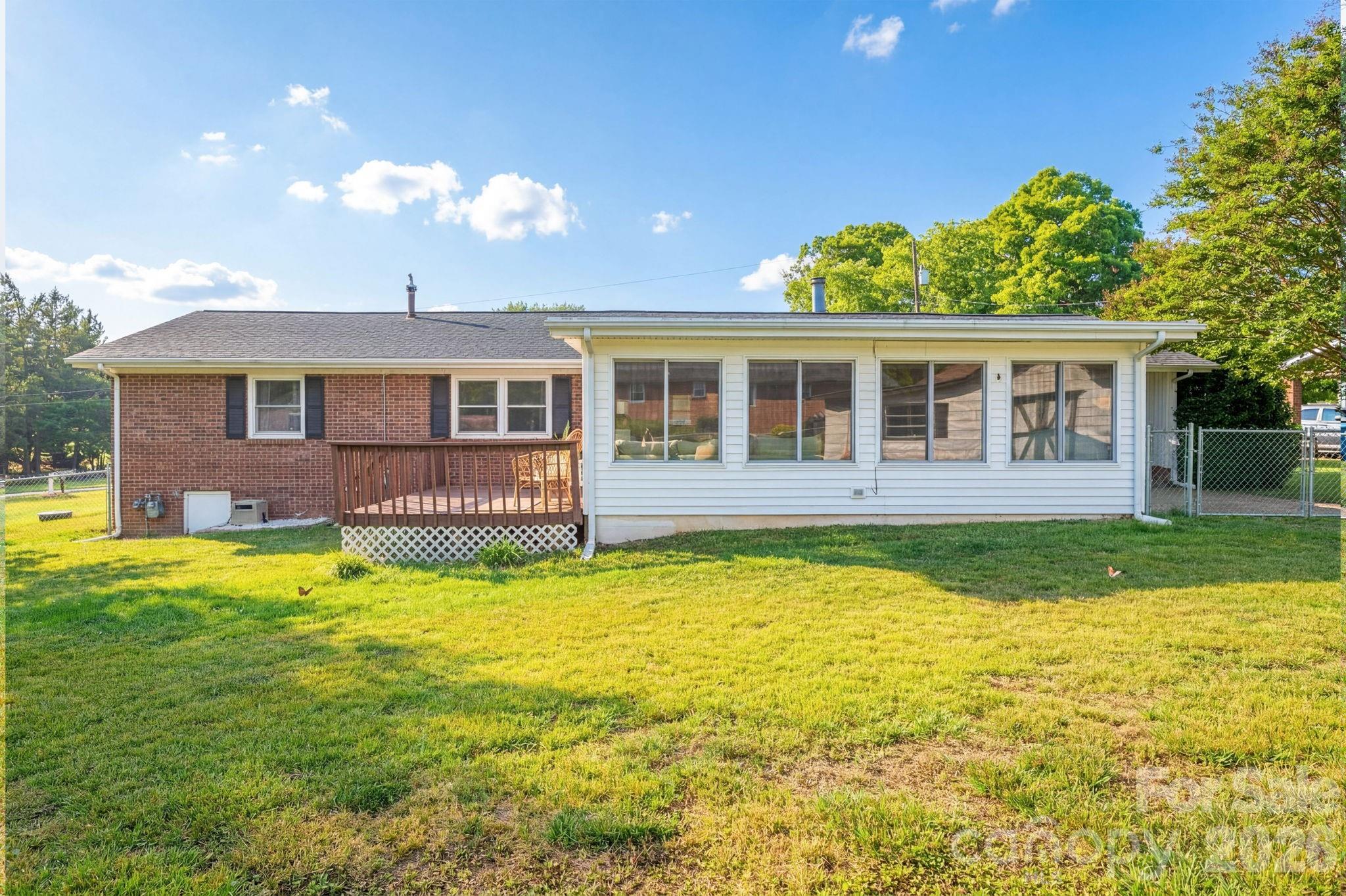 4012 Allison Street — Hickory