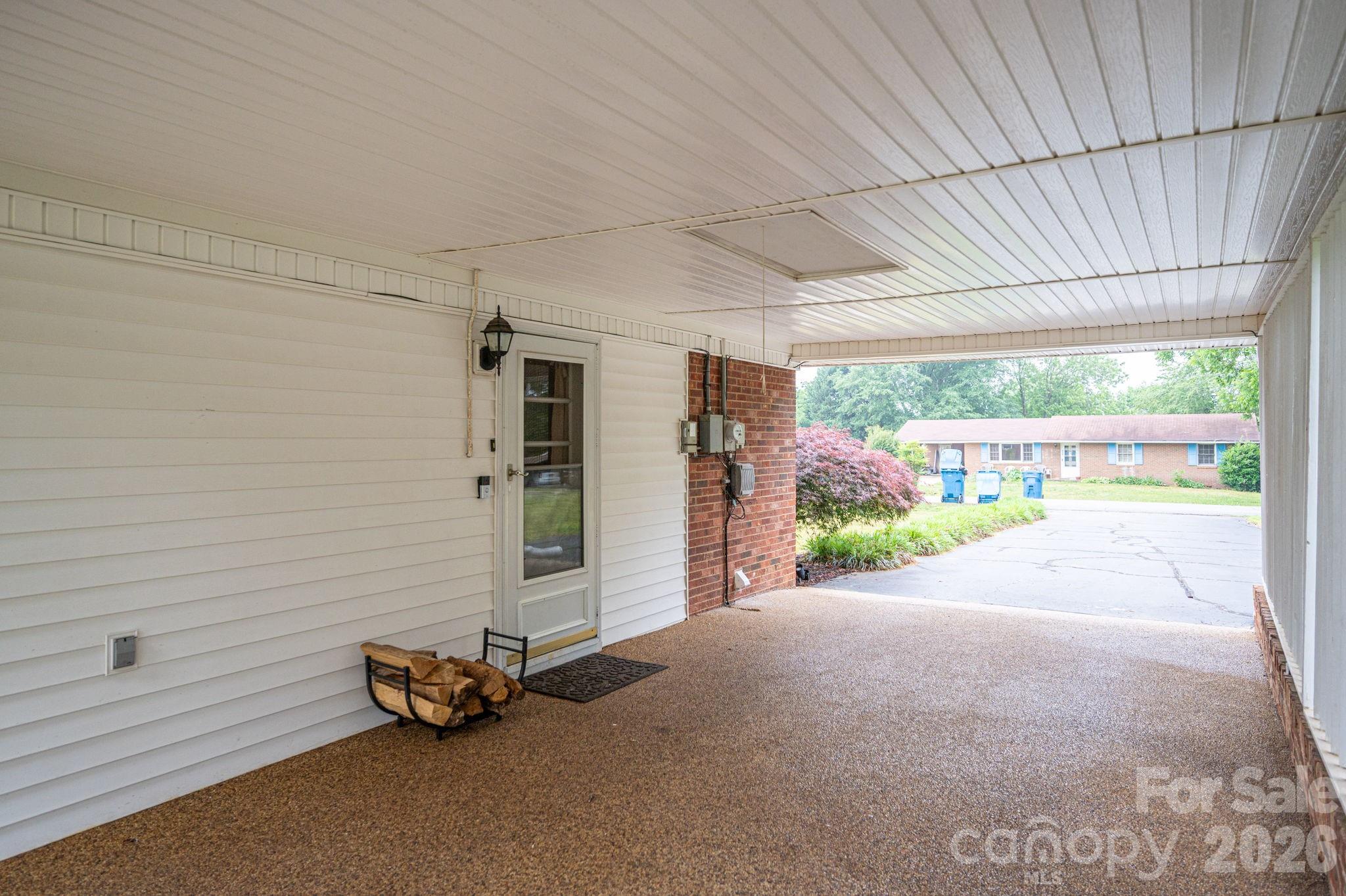 4012 Allison Street — Hickory