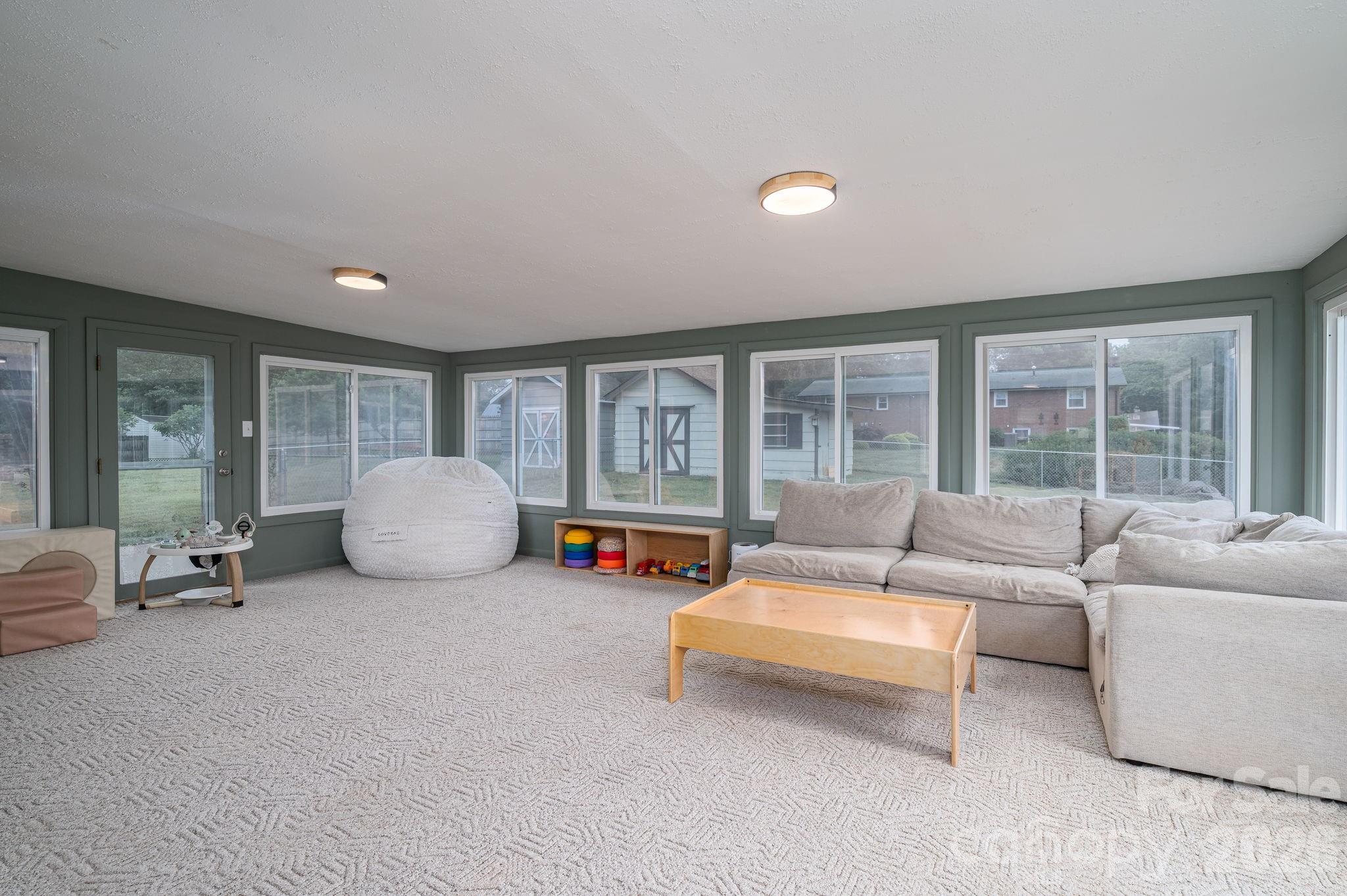 4012 Allison Street — Hickory