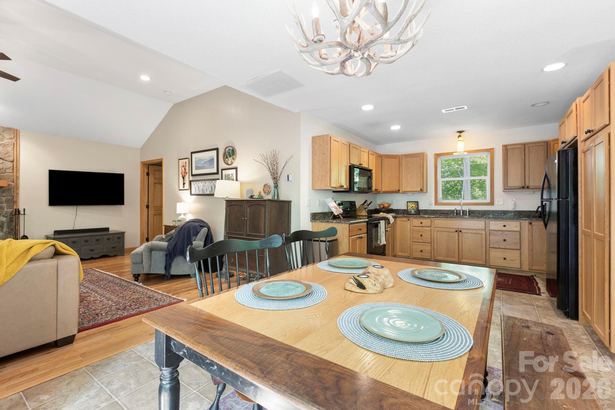 500 Winter Star Road — Burnsville