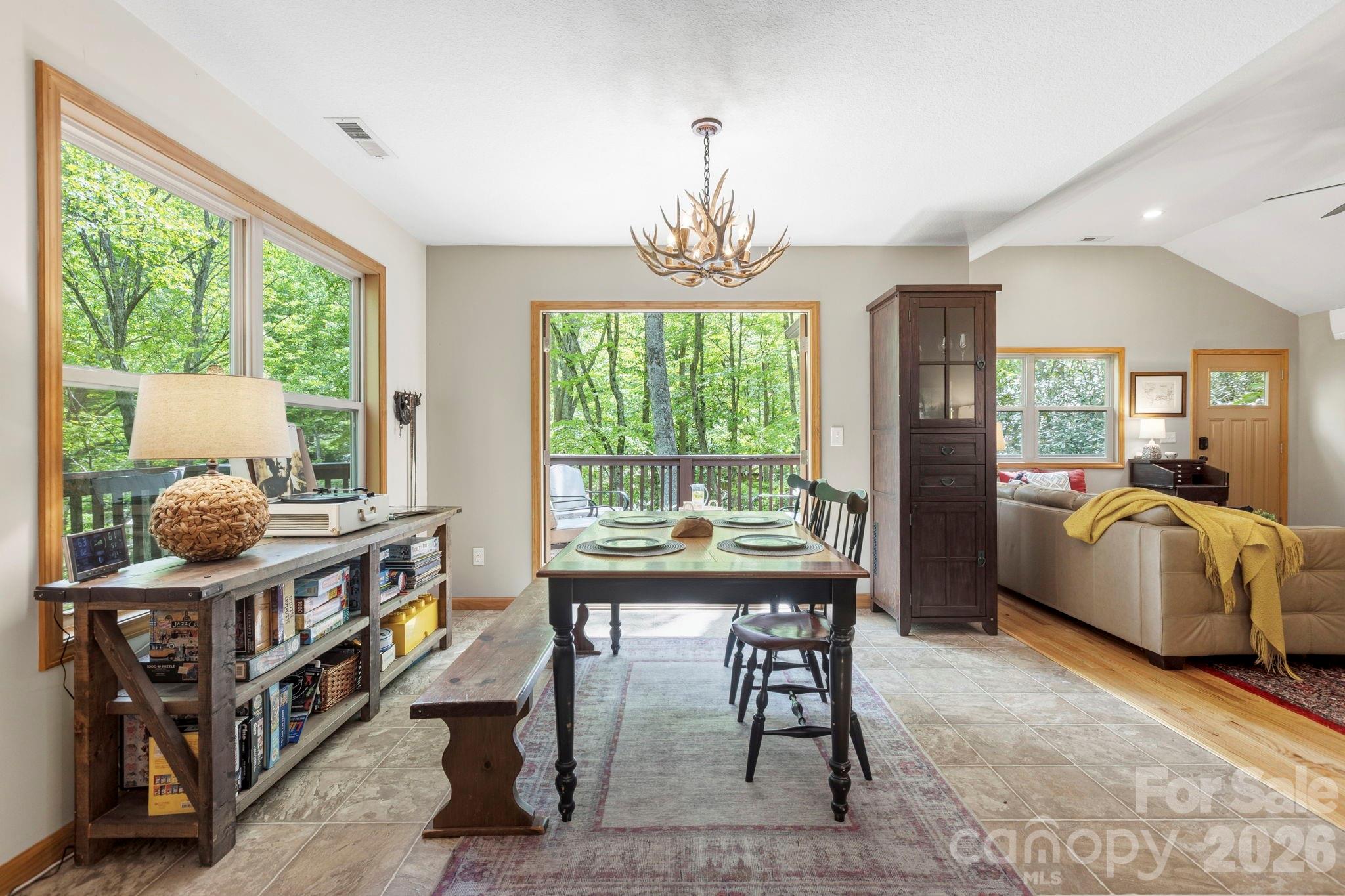 500 Winter Star Road — Burnsville