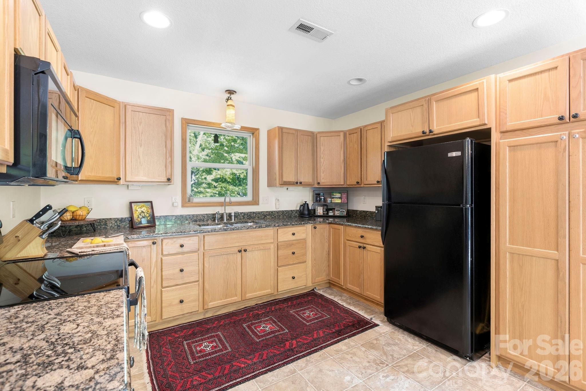 500 Winter Star Road — Burnsville