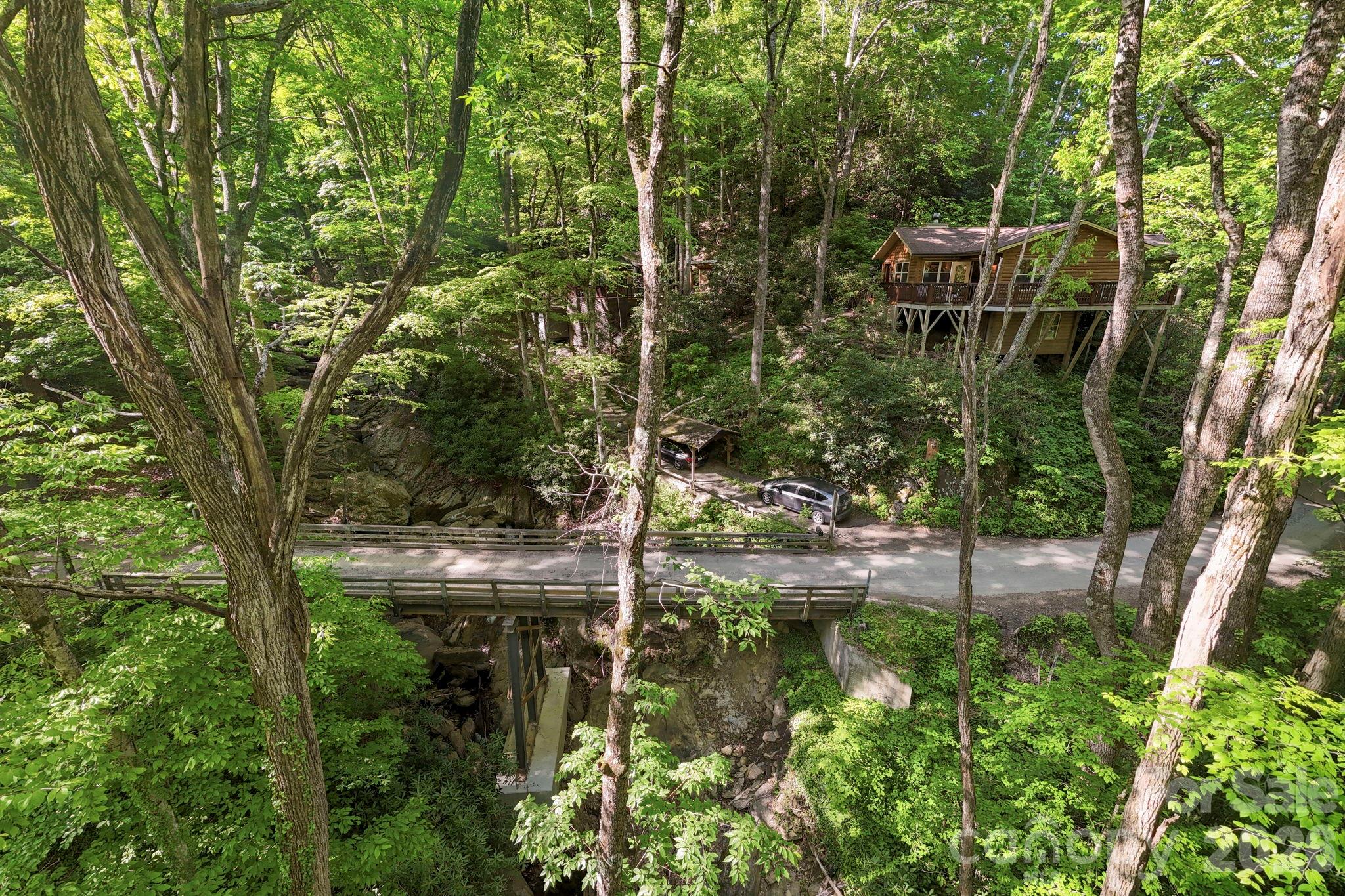 500 Winter Star Road — Burnsville