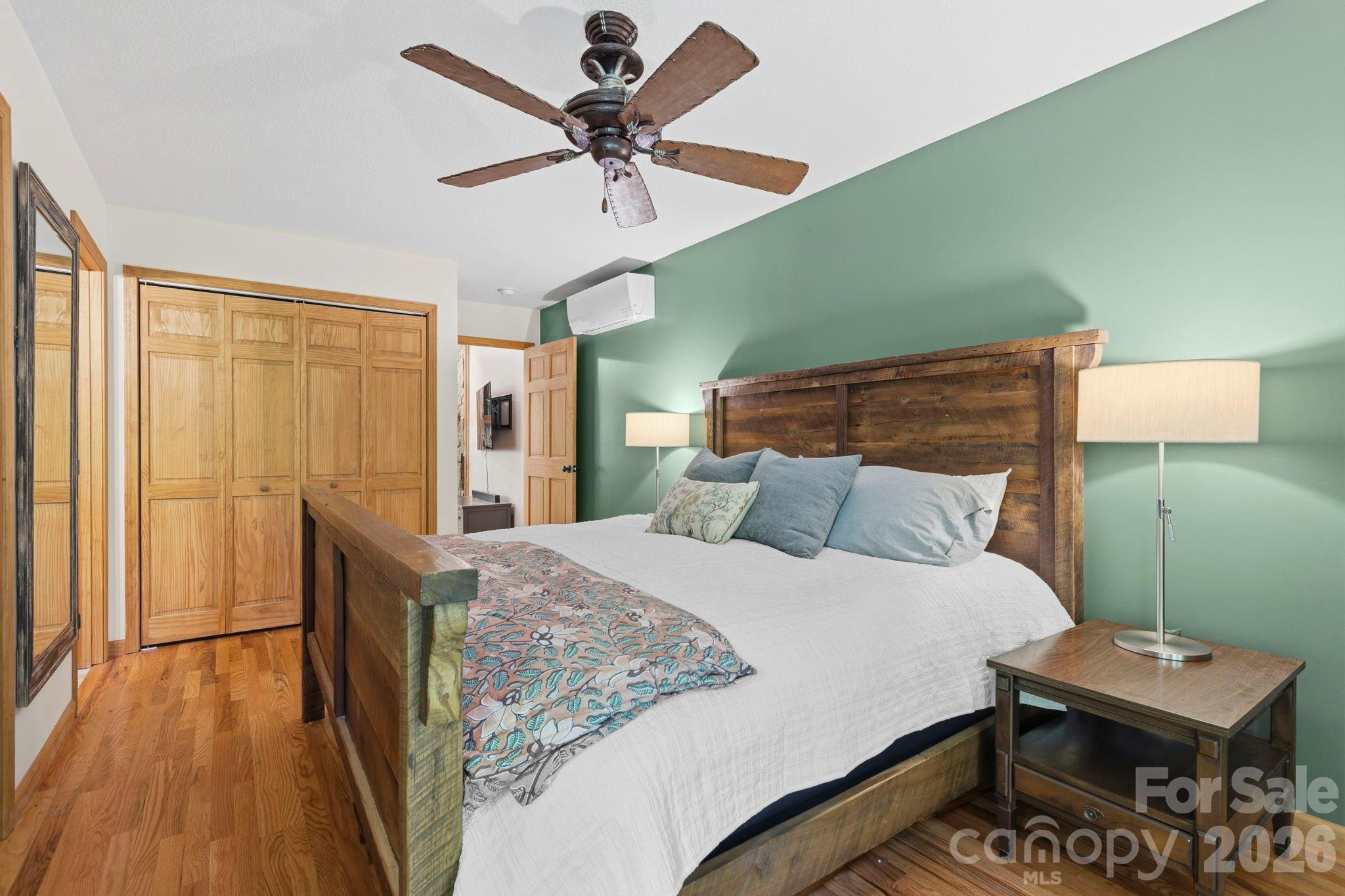 500 Winter Star Road — Burnsville