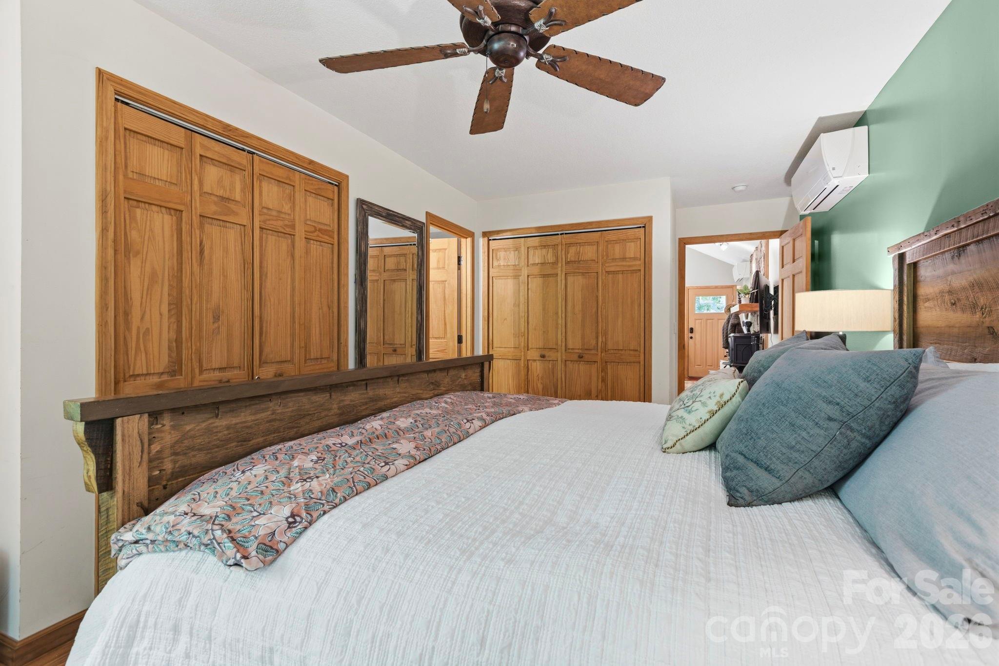 500 Winter Star Road — Burnsville