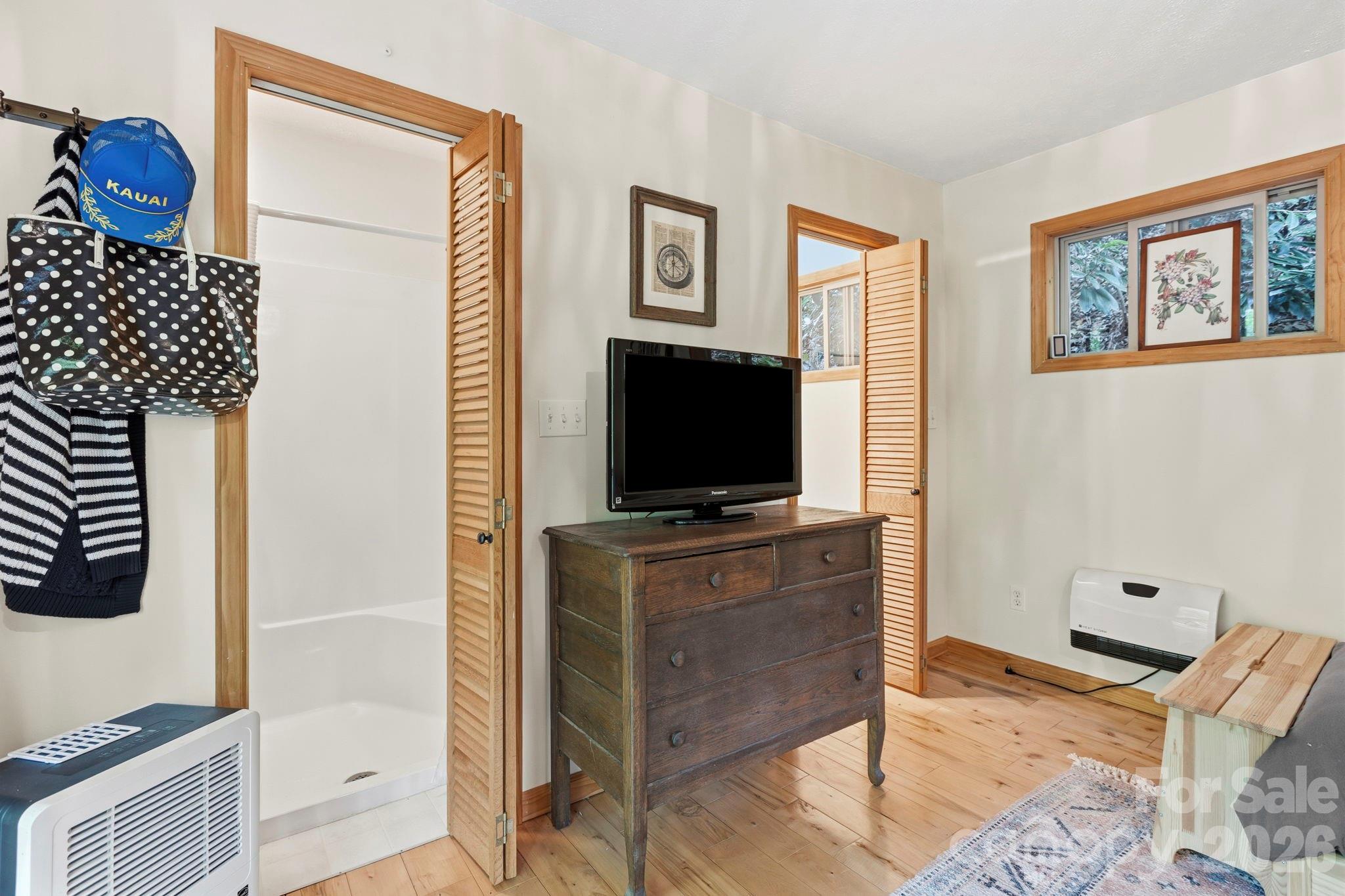 500 Winter Star Road — Burnsville
