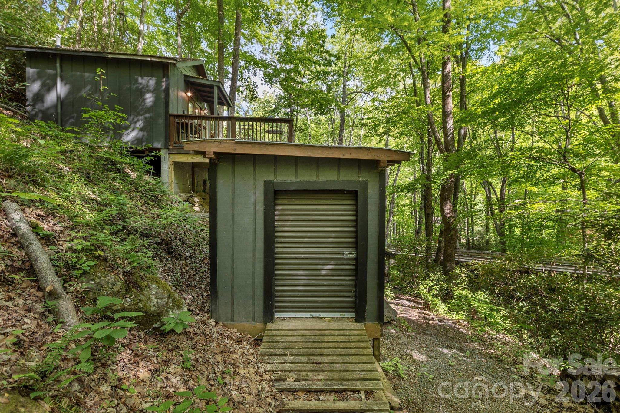 500 Winter Star Road — Burnsville