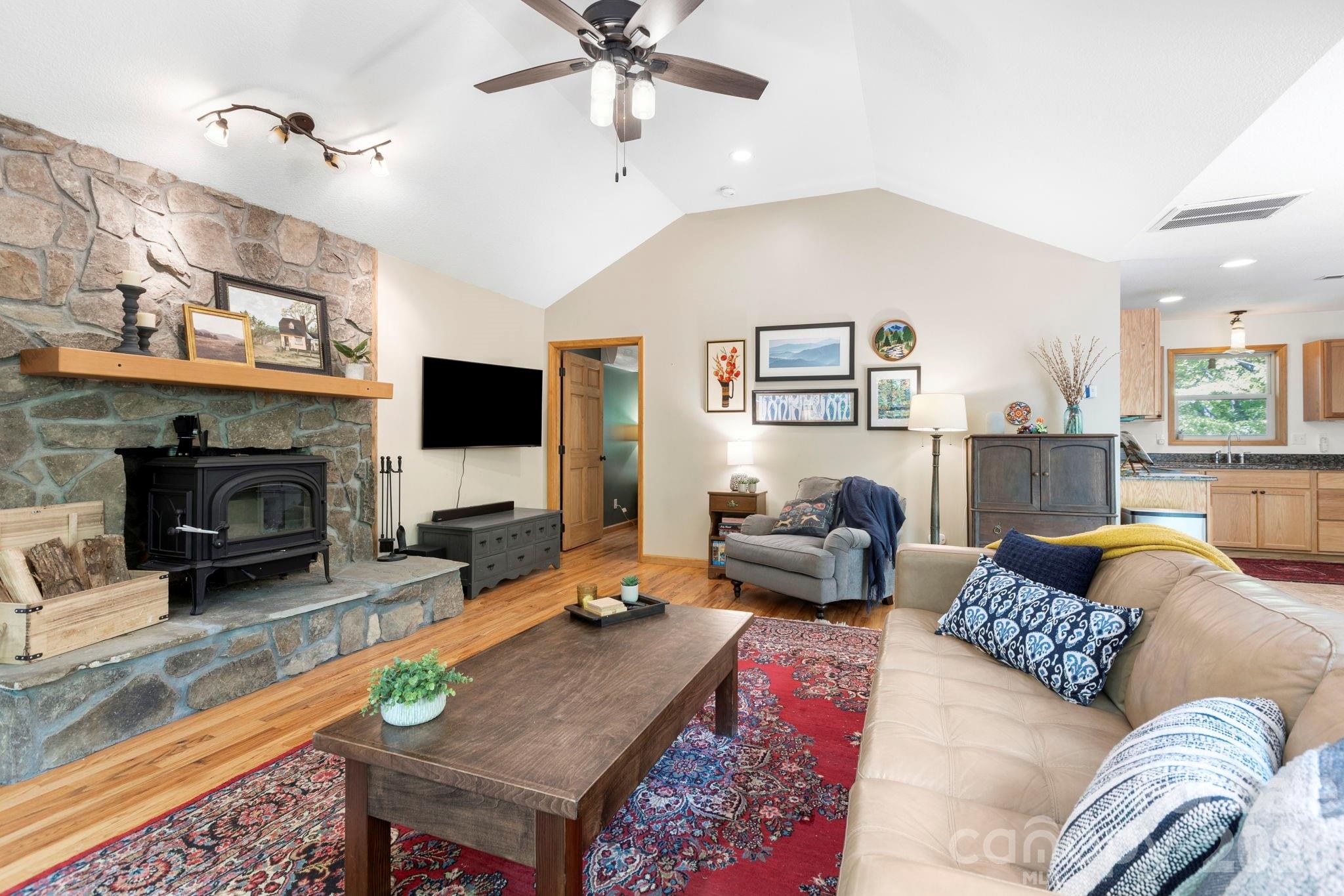 500 Winter Star Road — Burnsville