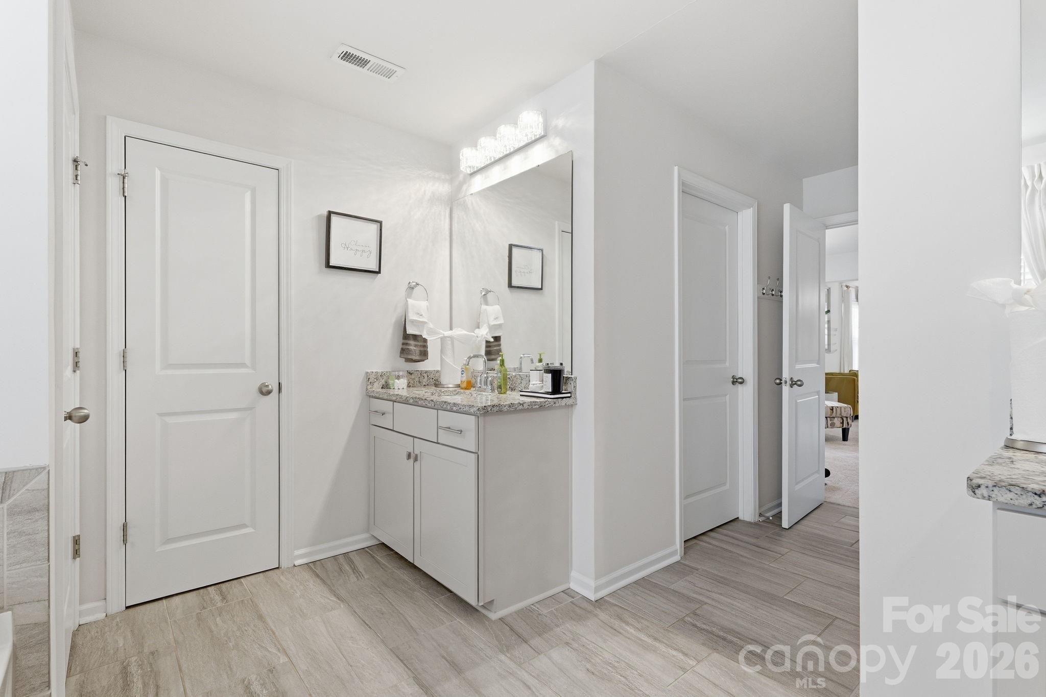 108 W Northstone Road — Mooresville