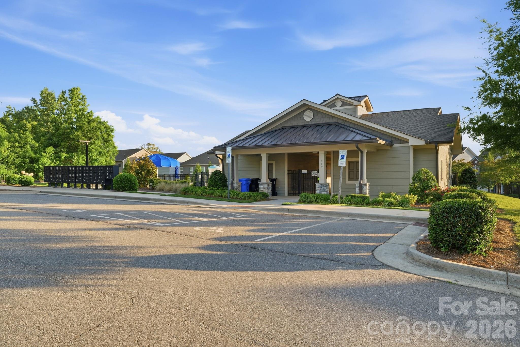 108 W Northstone Road — Mooresville