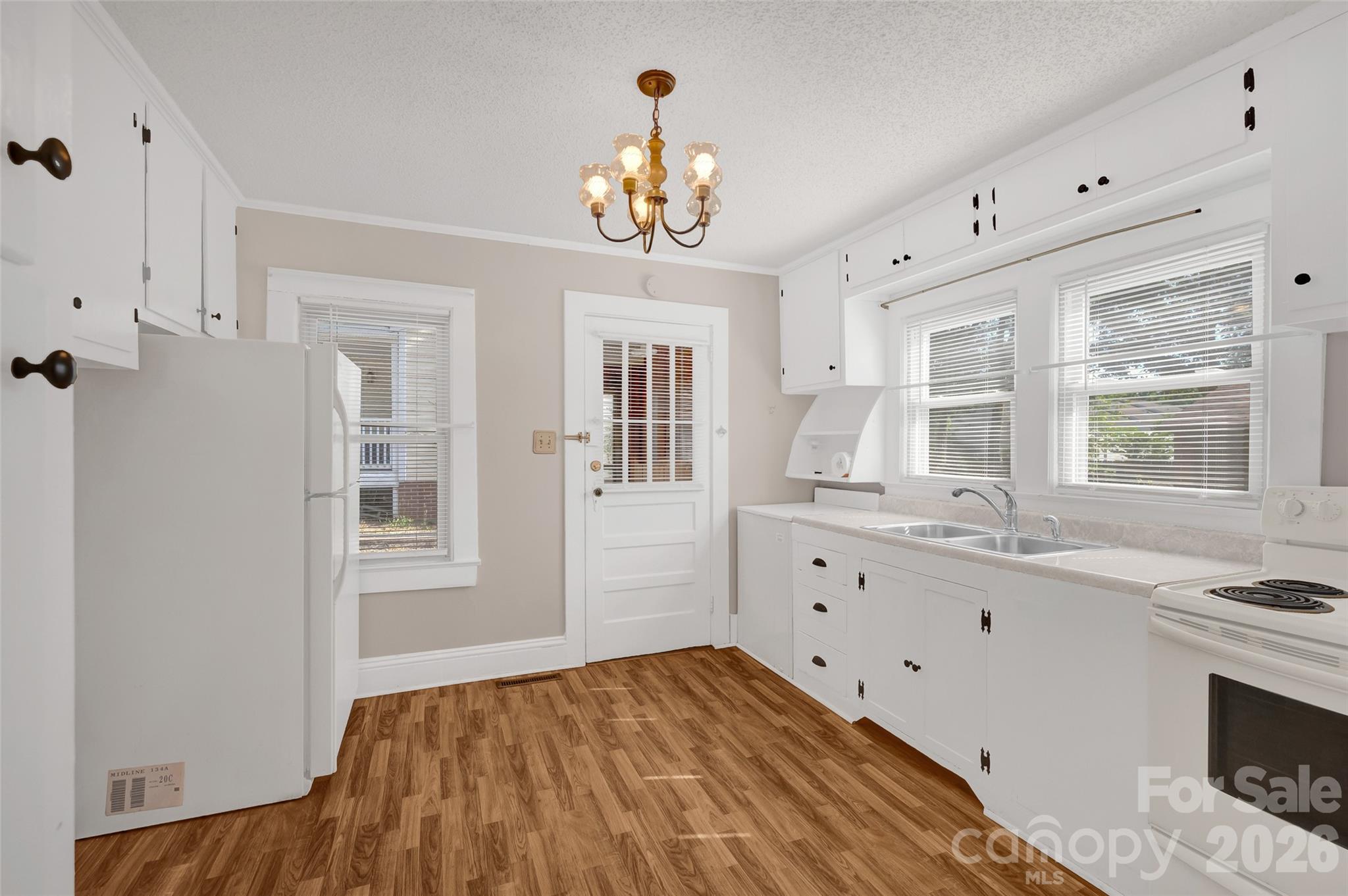 320 Cook Street — Mooresville